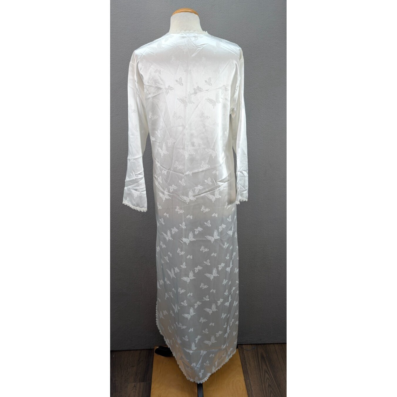 Vintage Papillon by Paula Carbone Ethereal Butterfly Nightgown Size M White USA