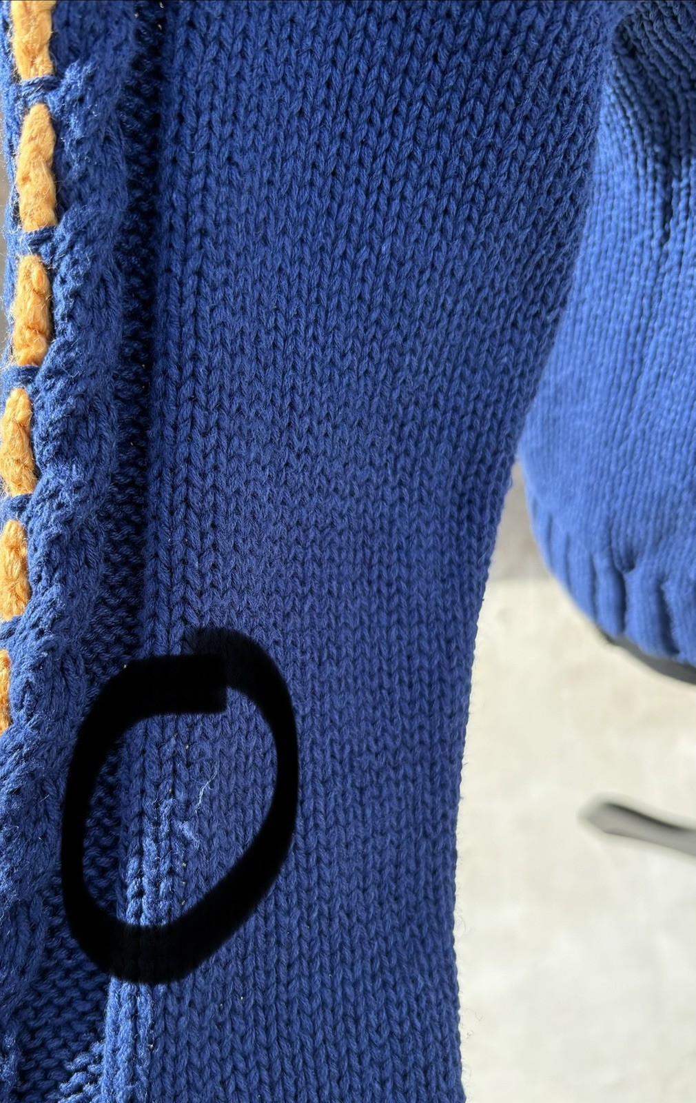 Vintage Mixed blues S Chunky Cable Knit Base W/ Colorful Embroidery POM POM READ