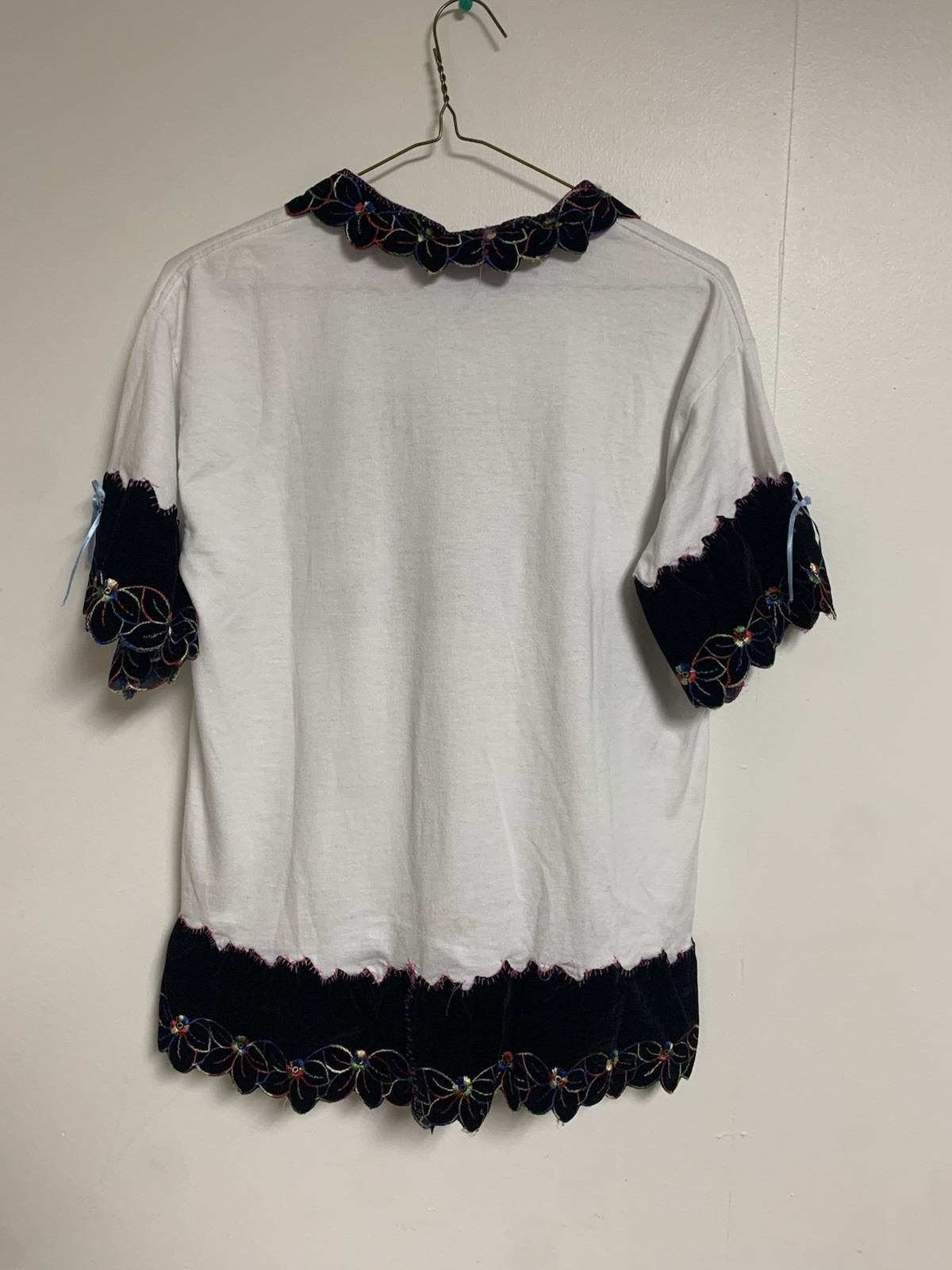 Vintage 2003 Rose Art Industries Color Pattern Reverse Stitch Tee 14-16 or S-M