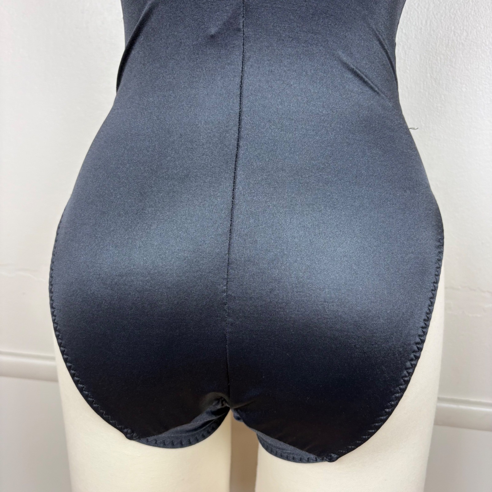 Partners Intimates Vtg Body Shaper Girdle Size 34B Black Lace Trim Strapless