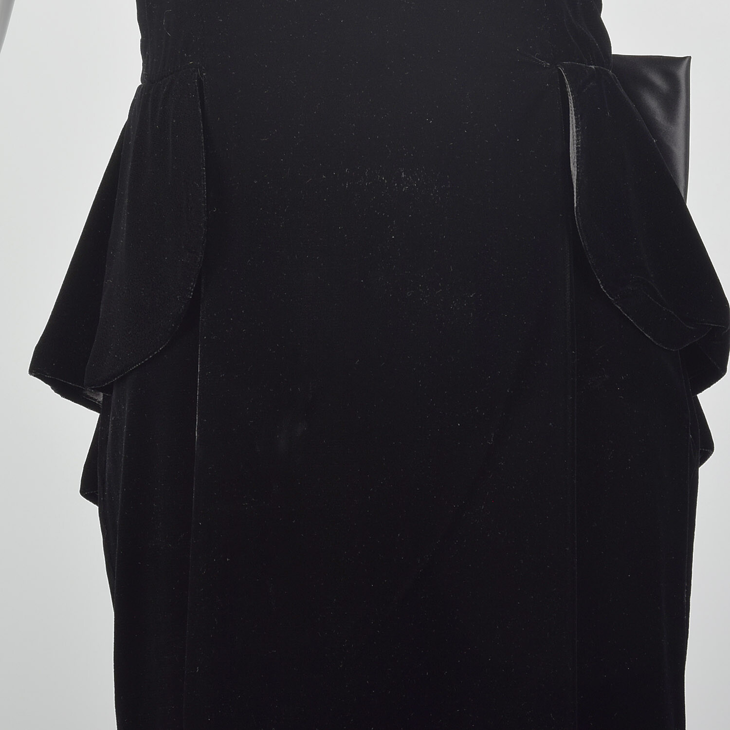 XS 1980s Black Velvet Peplum Dress 80s Does 40s Vintage Puff Sleeve Bow VTG Glam
