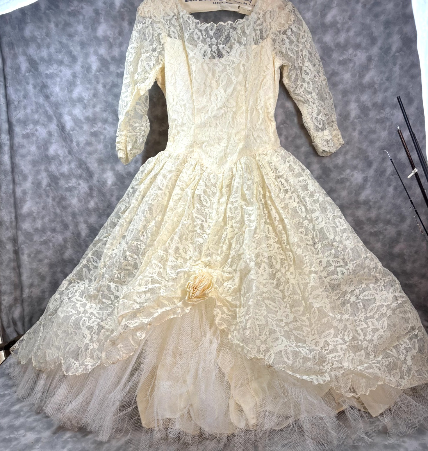 1950s Vtg Ivory Lace Wedding Dress Tea Length Tulle Crinoline Rose Detail 💐👰 R