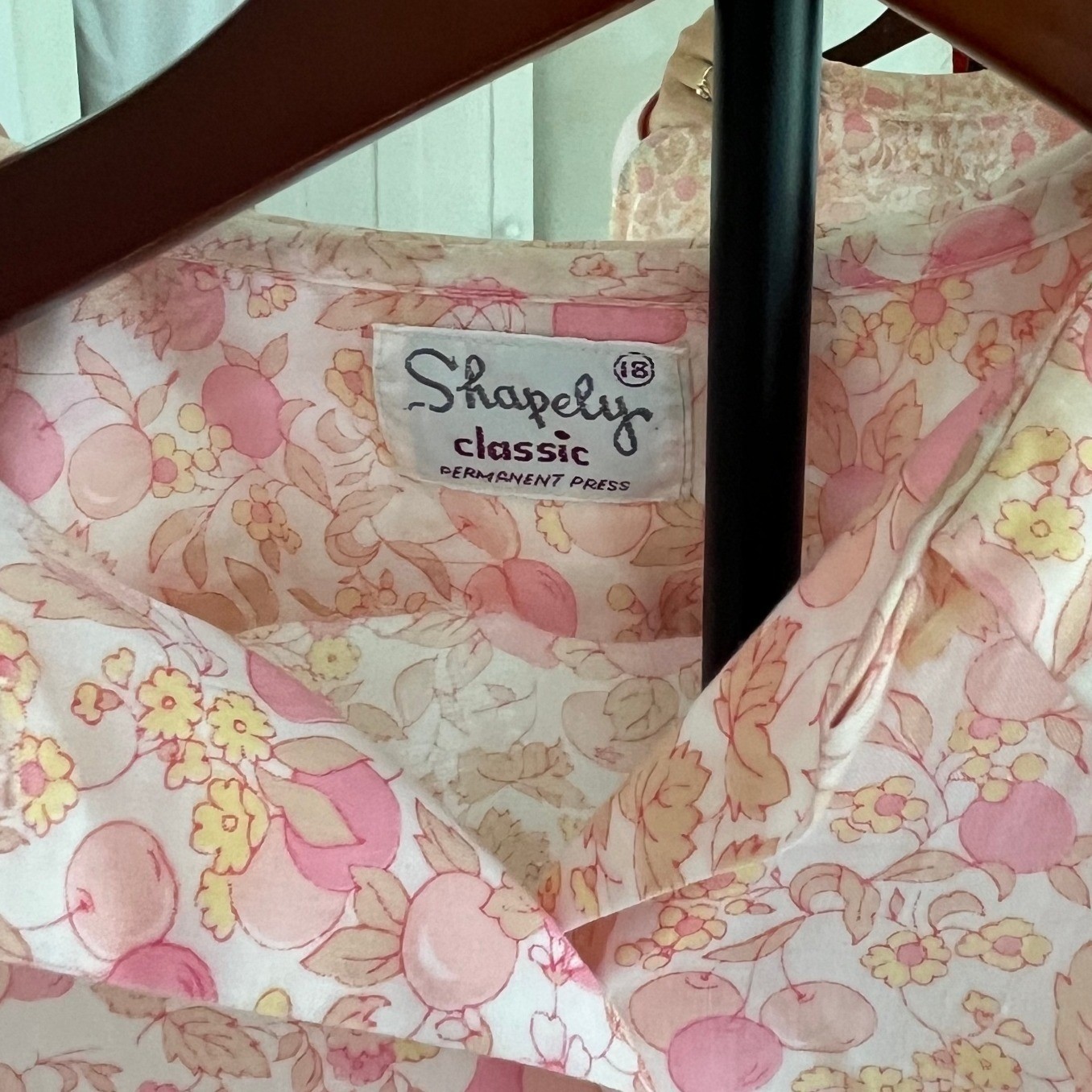 Vintage 70s Cottagecore Pink Fruit Floral Print Button Down Blouse Size M