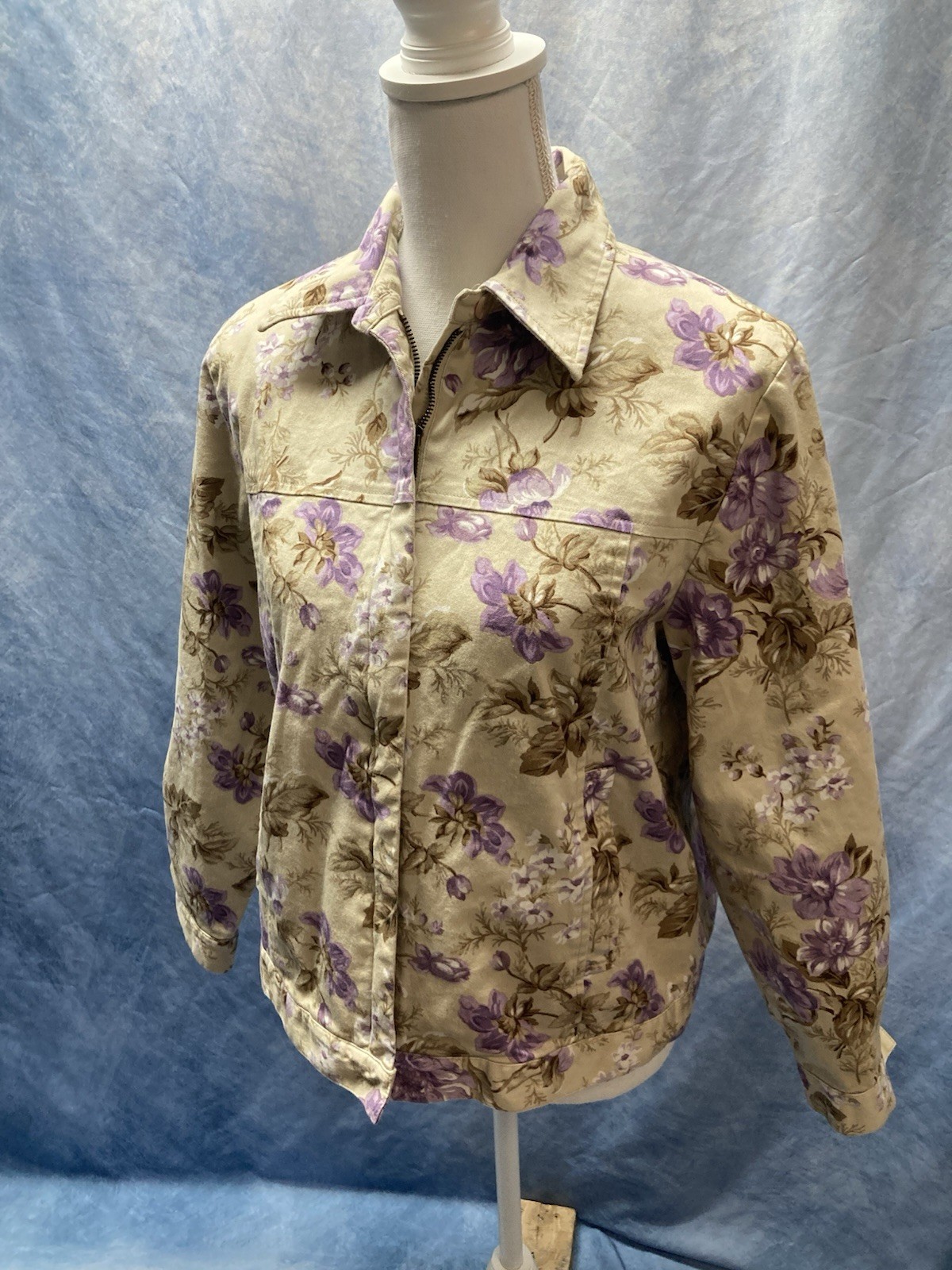 Vintage 1980s Lightweight Zip Jacket Beige W/ Brown & Purple Flowers Size Small