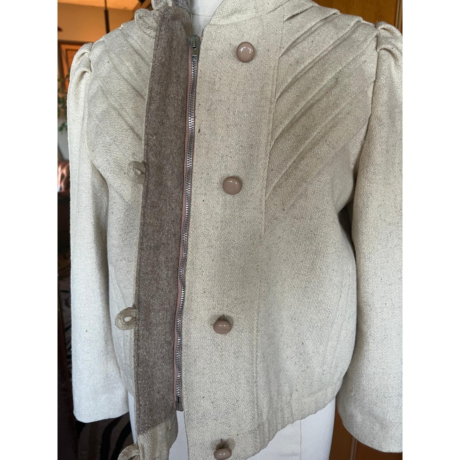 Vintage 70s Cream Wool Pleated Sunburst Jacket Puff Shoulder Quiet Luxury