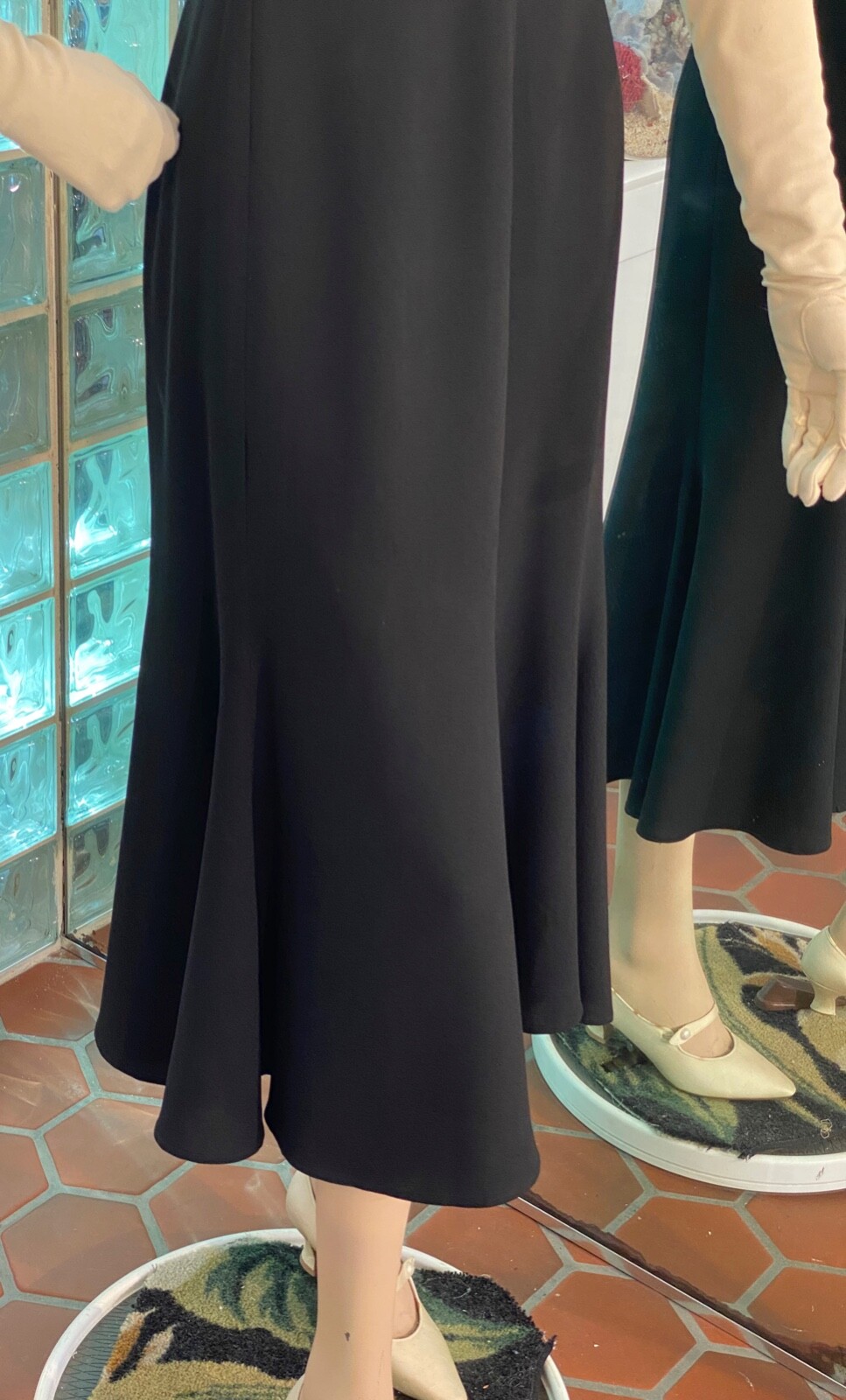 VTG Carol Little 4 Black / Embroidery Beaded 1940s inspired Key hole Back Dress