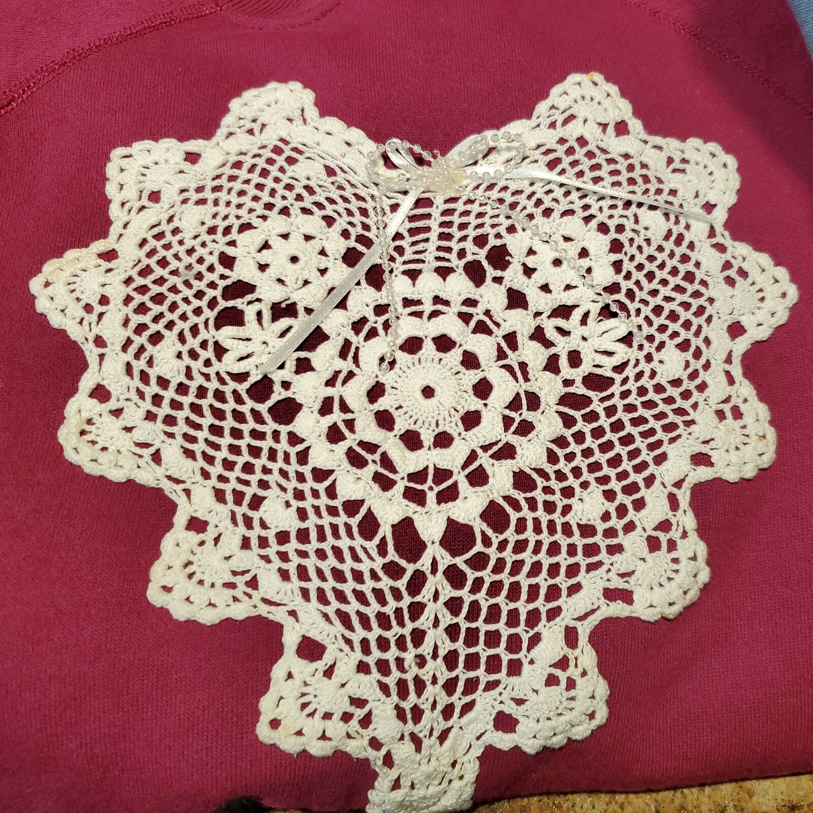 Vtg Hanes Her Way Crochet Doily Sweatshirt Heart Magenta Large EUC Handmade