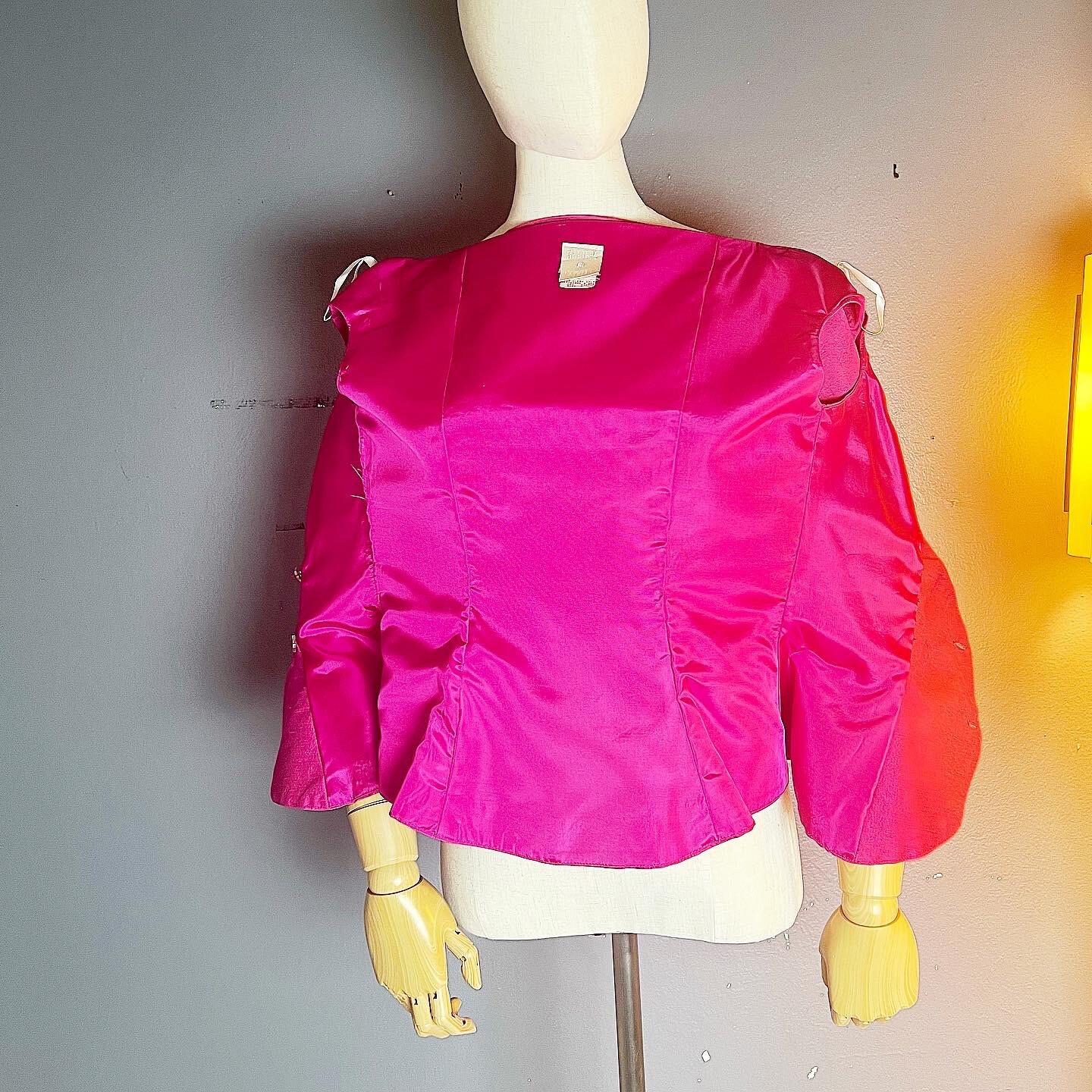 FUCHSIA PINK 90’s Y2K Vintage Peplum Pearl Rayon Portrait Collar Jacket Top XS S
