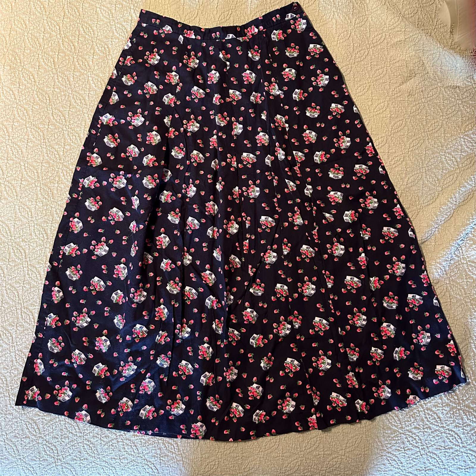 Vintage HERMAN GEIST Black Red Green Strawberry Baskets Cottage Core Skirt 6