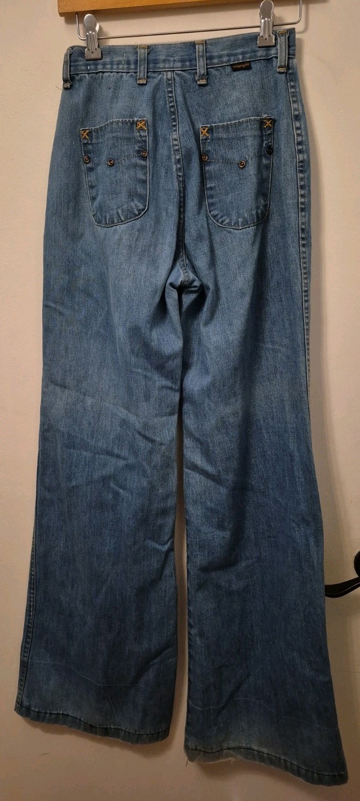 Vtg Wrangler Women’s High Rise Bell Bottoms Blue Jeans 24″? Waist-Stains-READ*