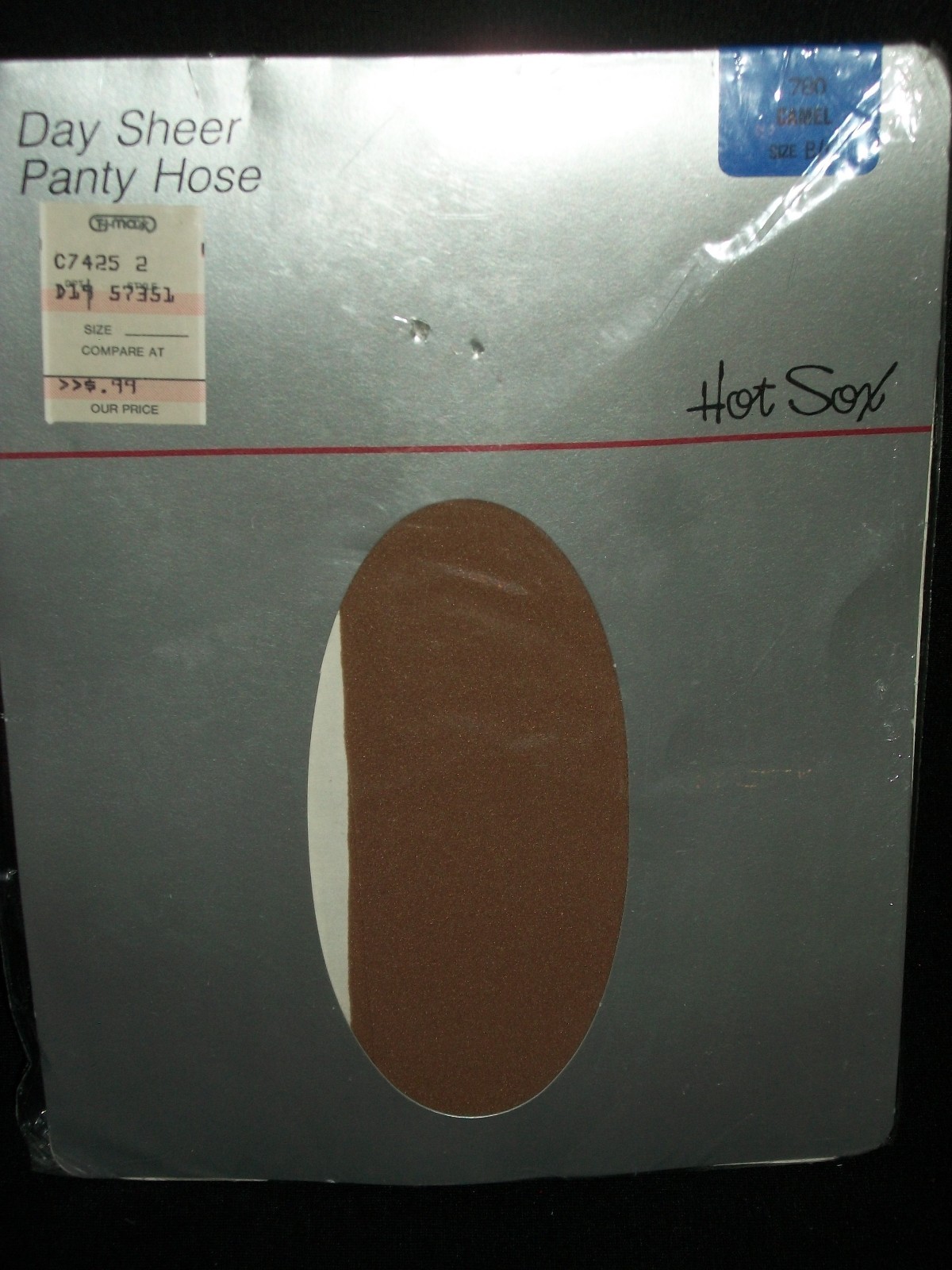 Hot Sox Day Sheer Pantyhose Size B/C Camel 780 Nylon