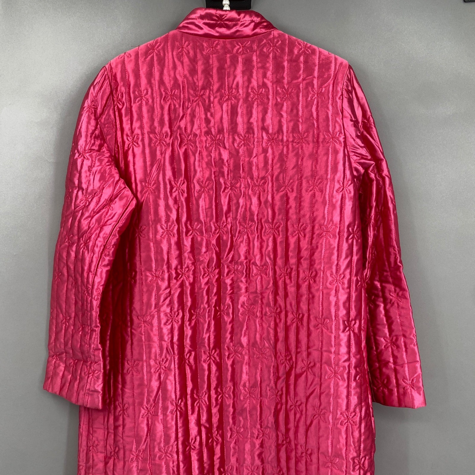 Vintage Jolie Two Quilted Robe Women Size Medium Hot Pink Bow Stitch Button