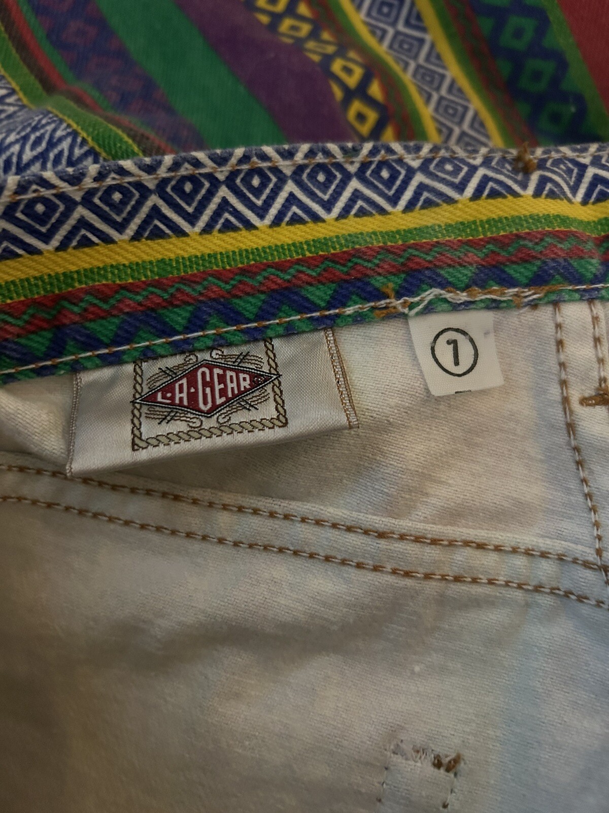 New Vintage LA Gear Tribal Pattern All Over Sz 7 26 x 23” Colorful Fun Jeans 90s