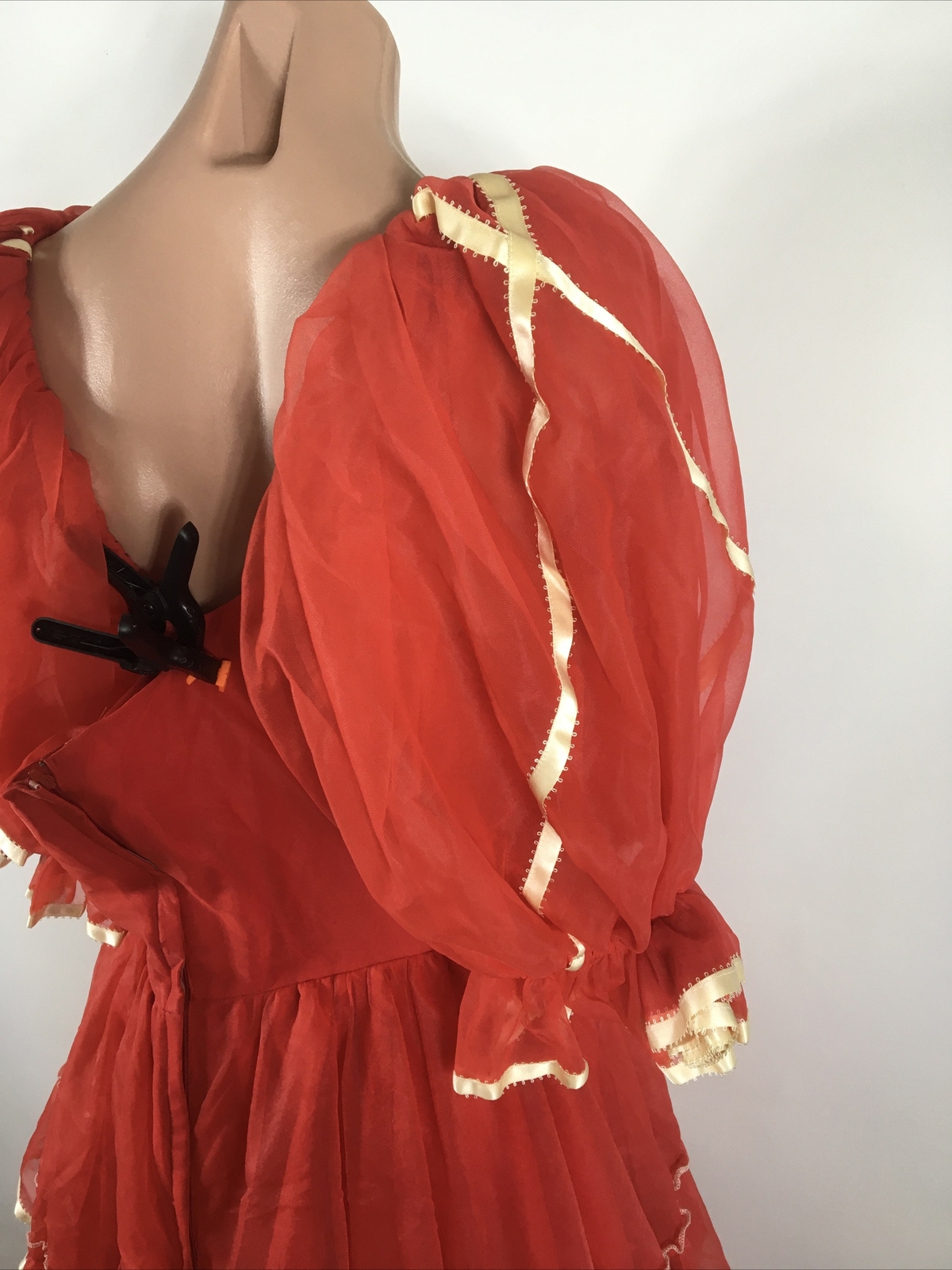 Vintage FLIRTATIONS Full Skirt GONE WITH THE WIND Ball Gown Red Lace UNION 15/16