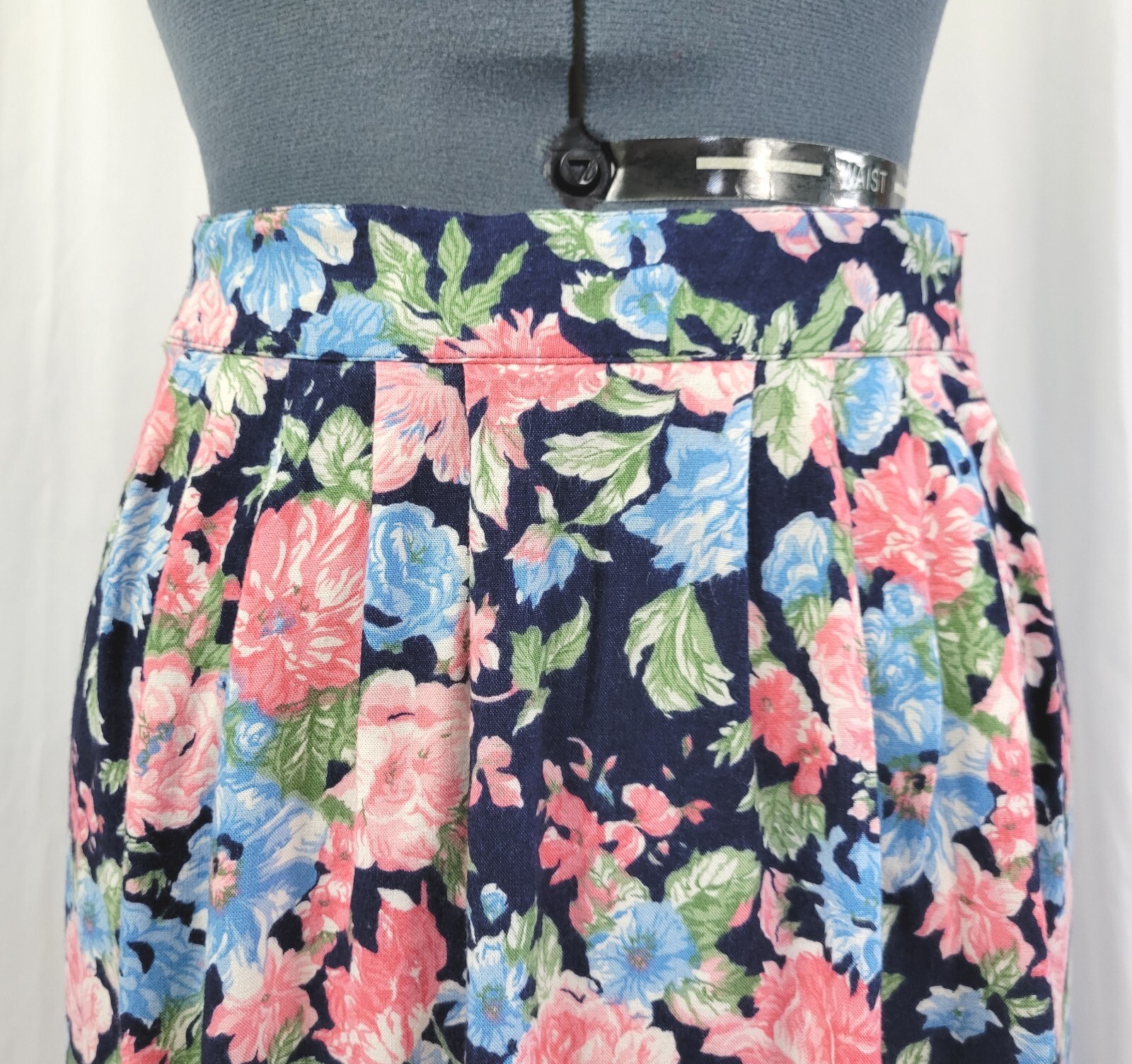 Vtg Van Heusen for Her Blue Floral Skirt w Front Band & Elastic Back Size 10