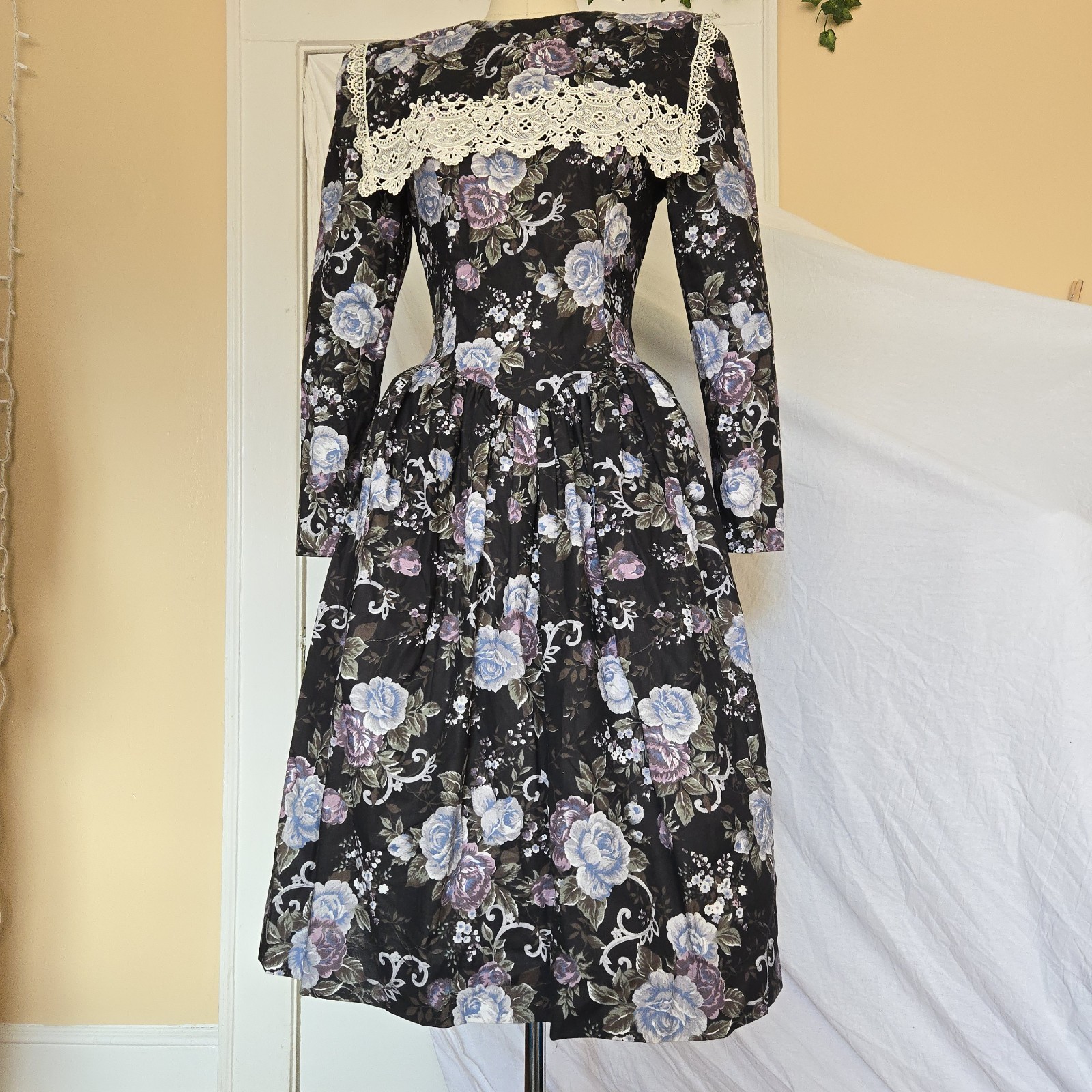 Gunne Sax 1980s Victorian Revival Floral Midi Dress in Black Floral Basque Waist