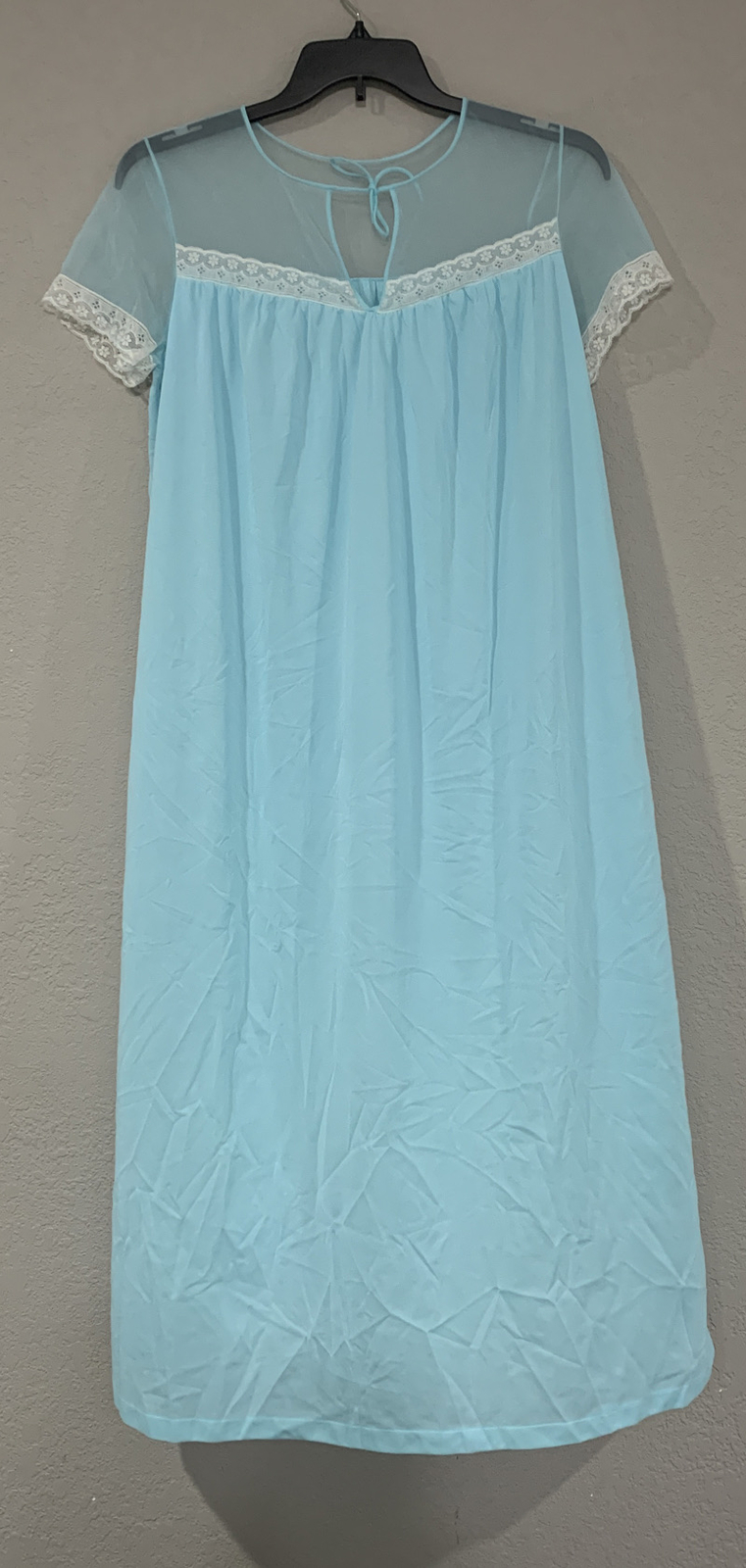 Vintage Hollywood Vassarette by Munsingwear Small 100% Nylon Tricot baby blue u4