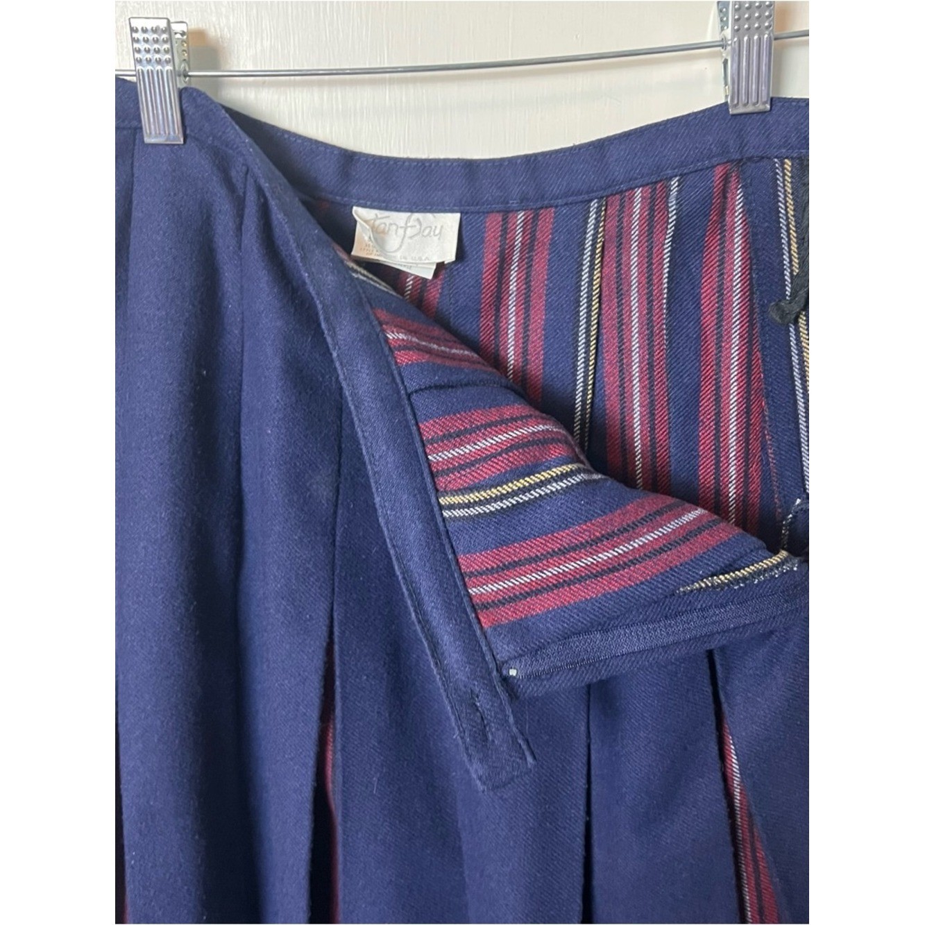 Vtg Tan-Jay Navy Wool Blend Pleated Midi Skirt Tartan Plaid Hem Border Sz 10