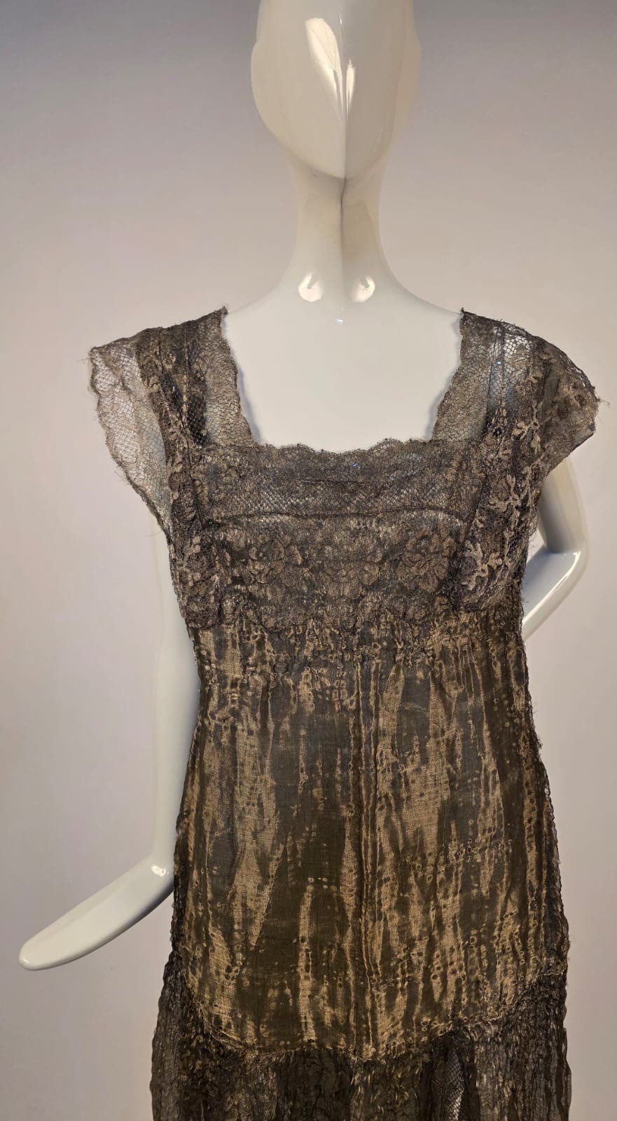 FLAPPER 1920’S METALLIC GOLD LAME PARTY DRESS W MATCHING LAME LACE TRIM