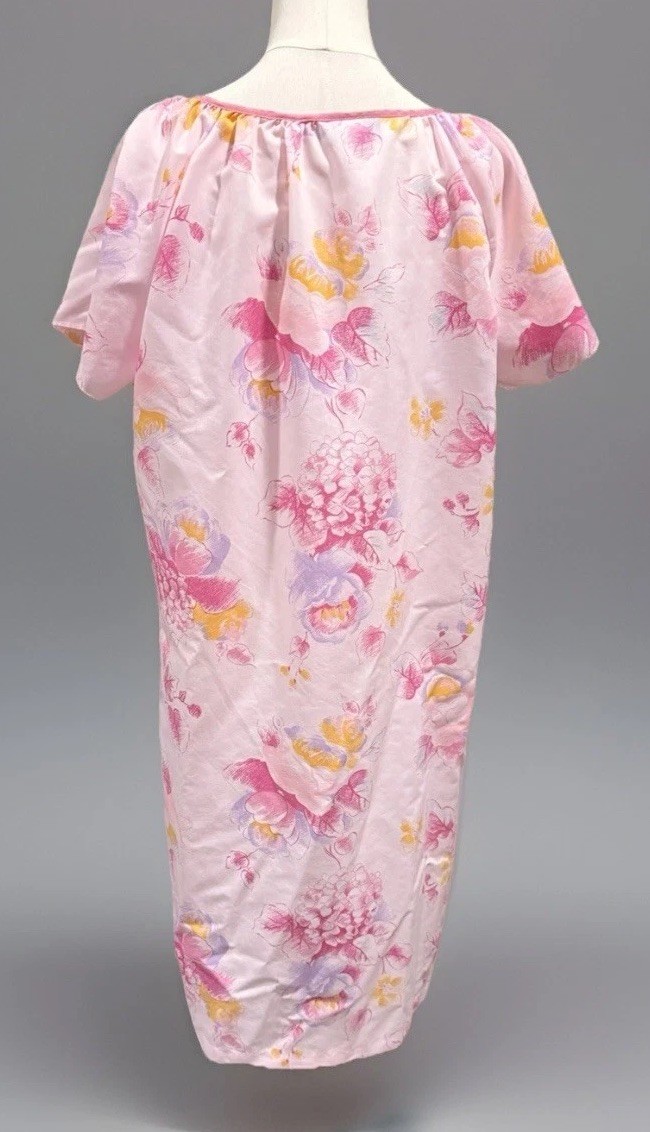 Artisitc Fantasy VTG Granny Core Short Sleeve Snap Button Nightgown Housecoat M