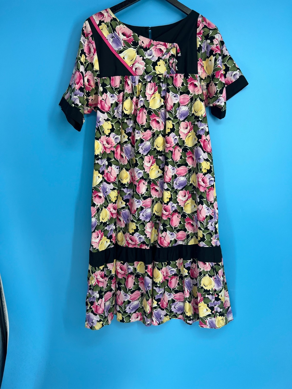 Vintage Carol Bennett Hawaii Black Floral Cottage Prairie Dress Size: L