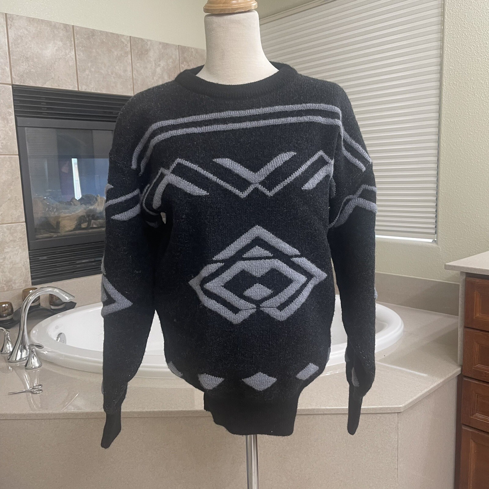 WOMENS MEISTER SKI SWEATER Hong Hong SZ L HONG KONG 100% New Wool Grey Black ?