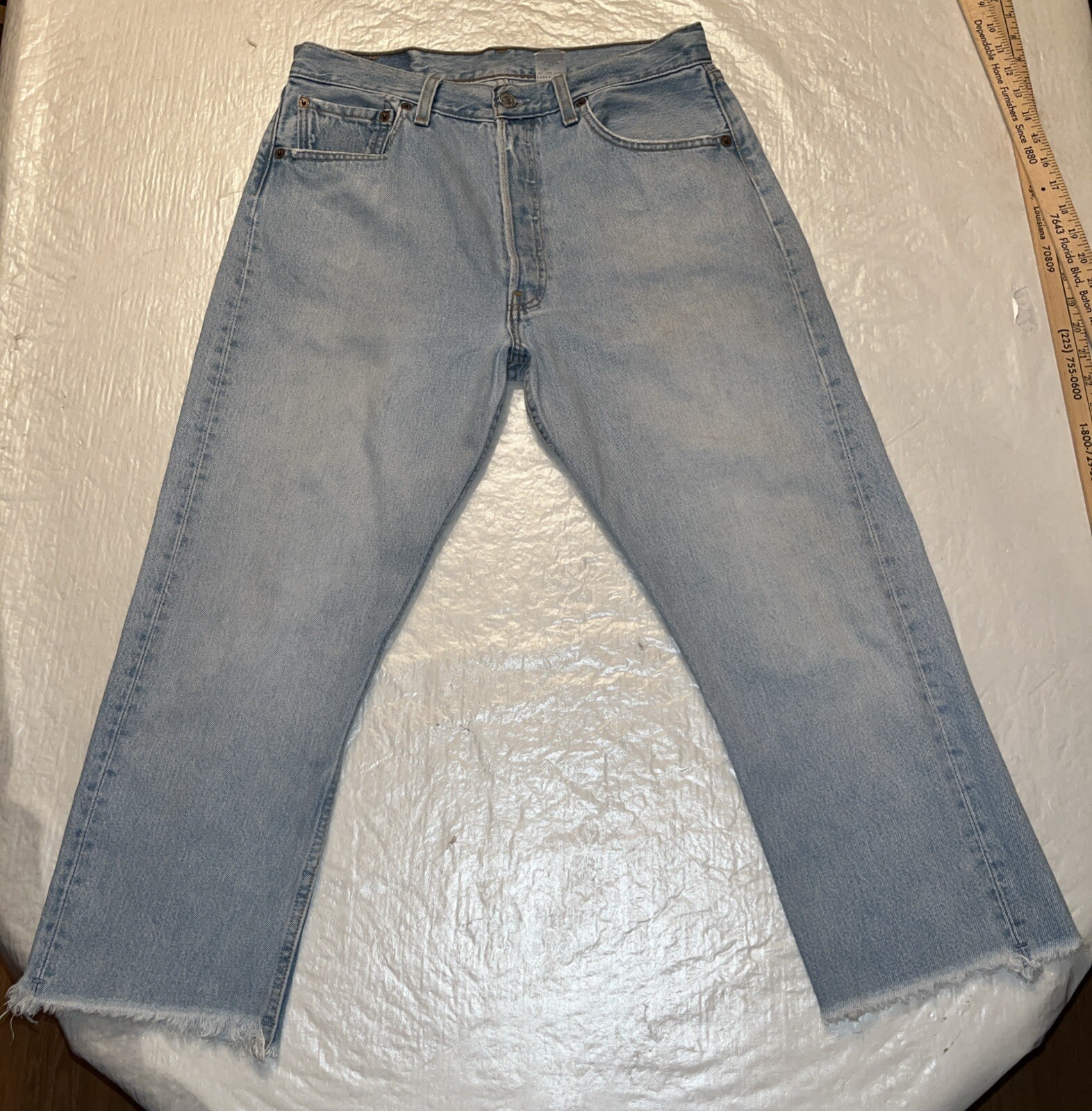 vtg 90s Levi’s 501 MADE IN USA blue jeans button fly womens 33 light wash 32×24