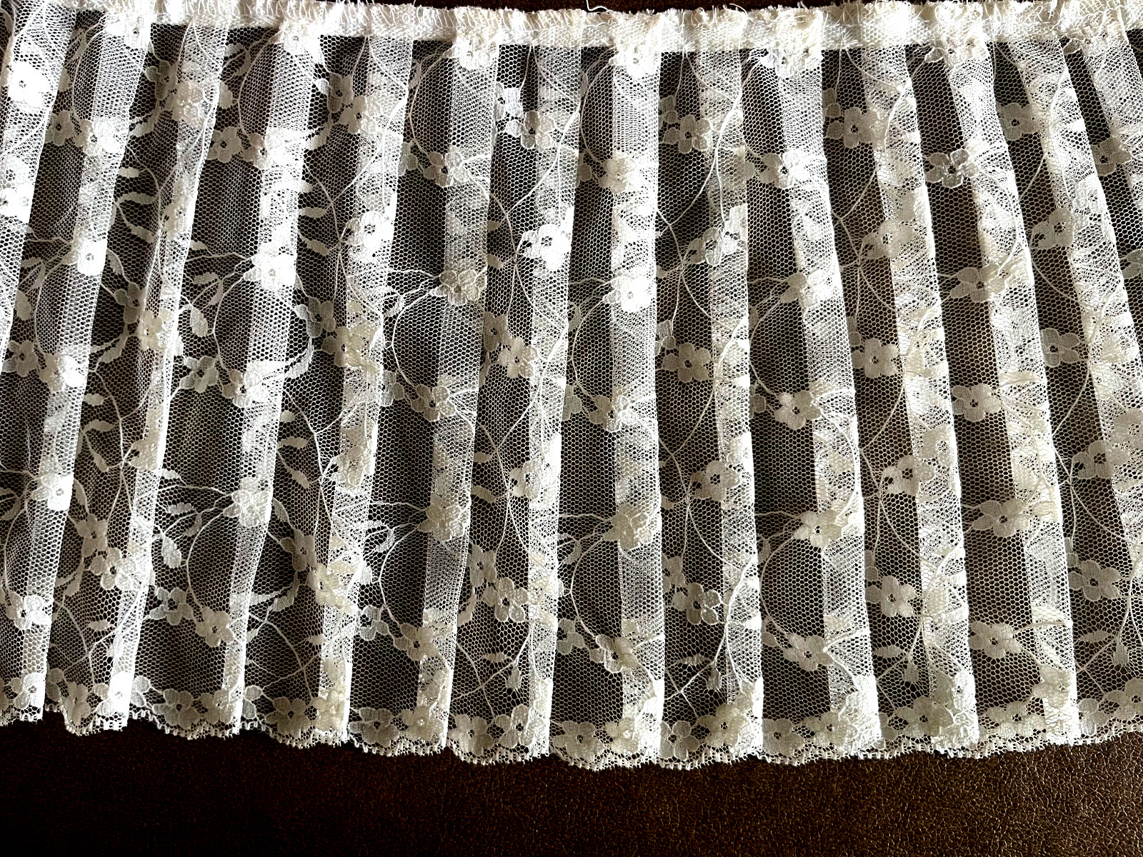 Vintage Pleated Lace Ruffle