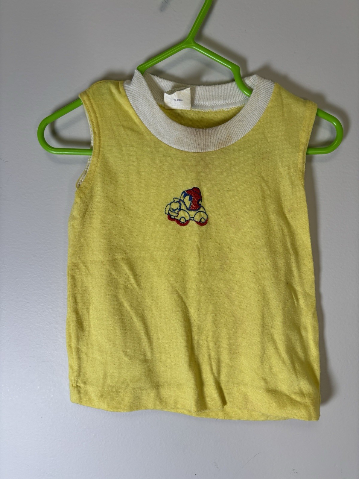 1970s Yellow Tank Top Made In USA VTG Permanent Press Embroidery 18 M Flaw