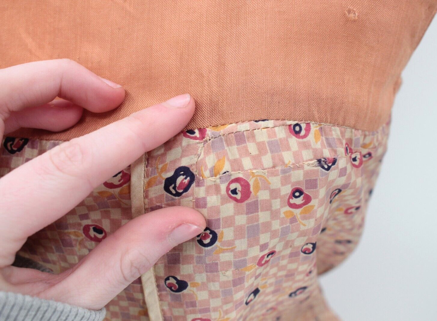 VTG Women’s 20s Tan & Peach Silk Drop Waist Dress W/ Floral Print 1920s Sz S/M