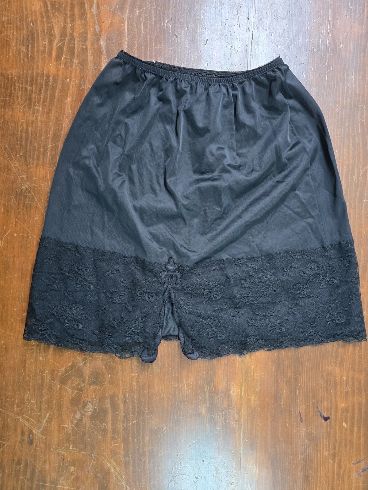 70-80’s Bali 4108 Women’s Black Half Slip Size S 100% Nylon Lace Hem 10-14w16.5L