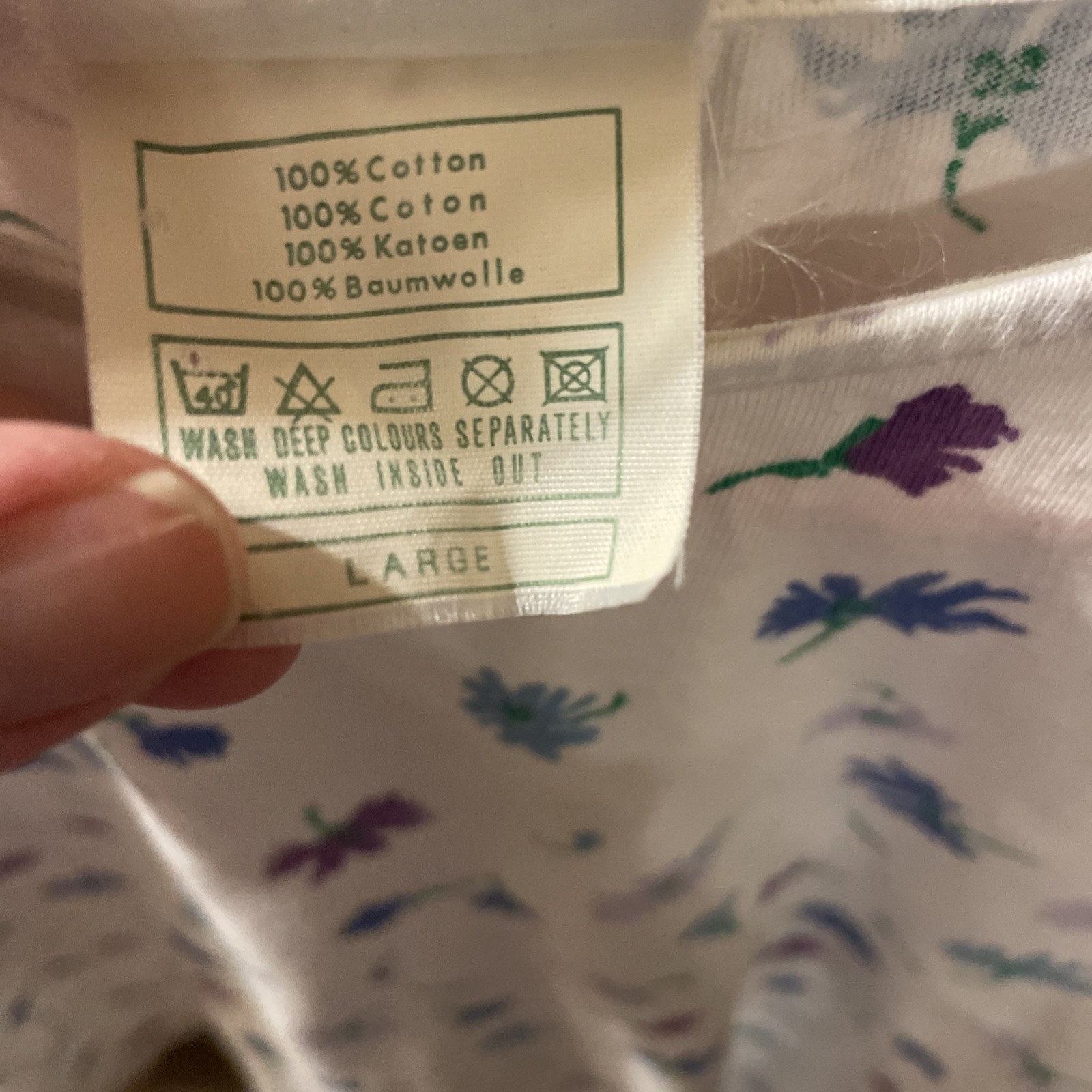 Vintage 100% cotton Laura Ashlee white blue and purple floral shirt Large