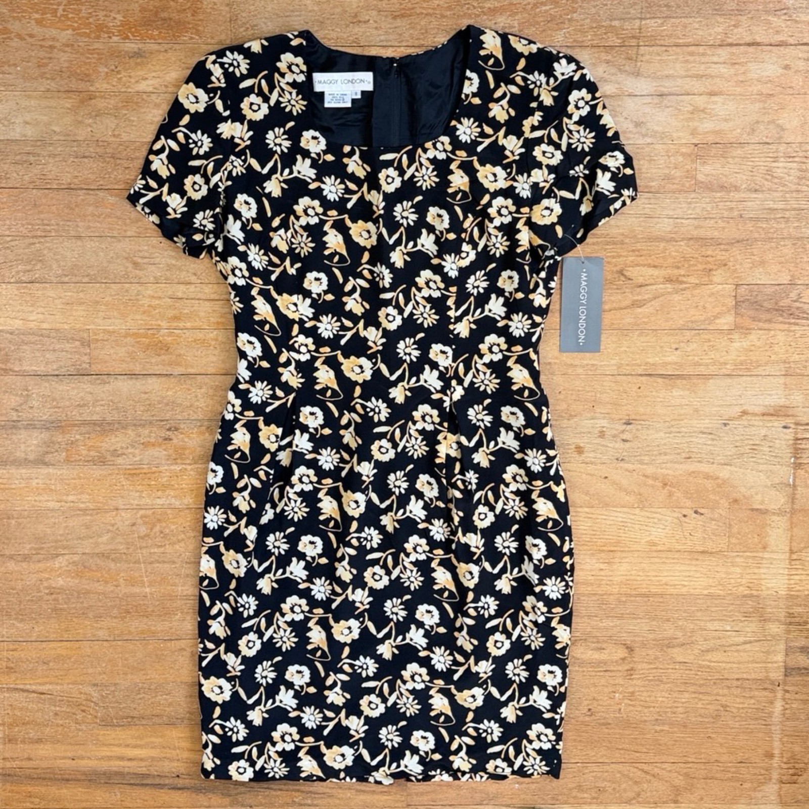 Vintage Floral Print Silk Dress Size Medium 90s Maggy London Black/Beige Flowers