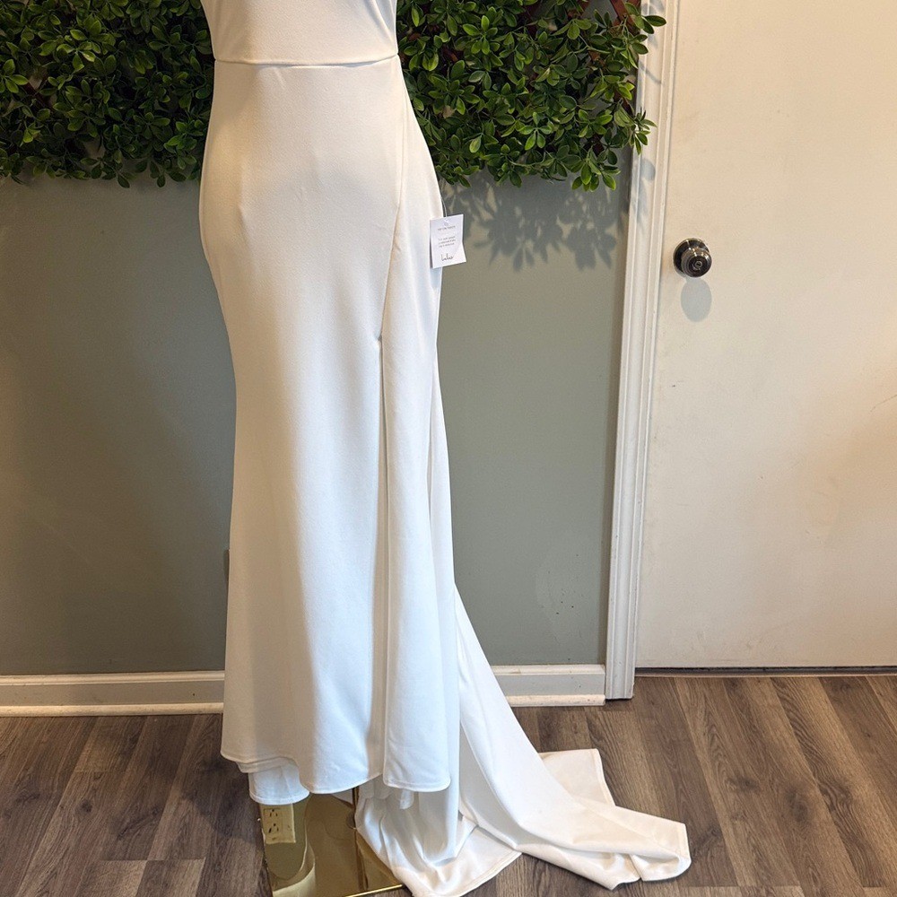 NWT- Esmeralda Bridal Dress *lace in slit removed for a more elegant look*