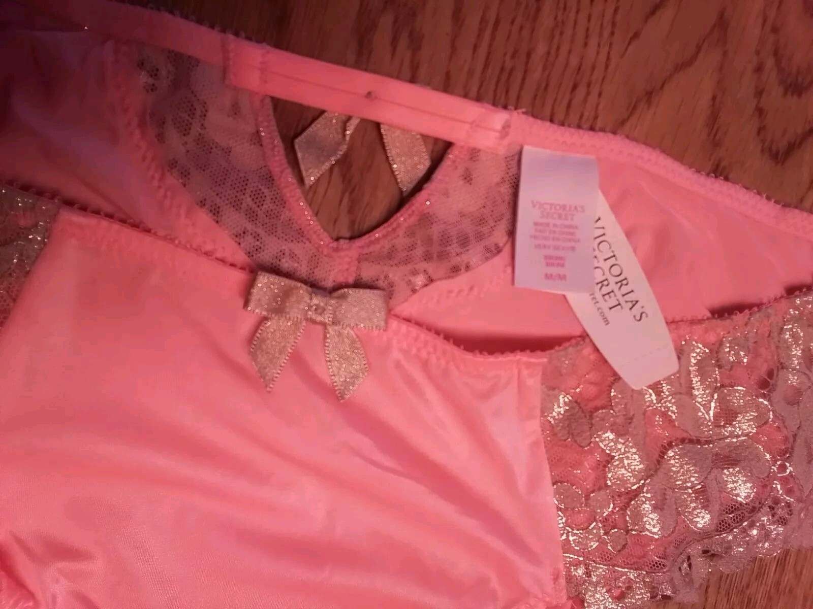 New VTG VICTORIA’S SECRET Very Sexy CORAL Shimmery Lace PANTIES Bikini Style M