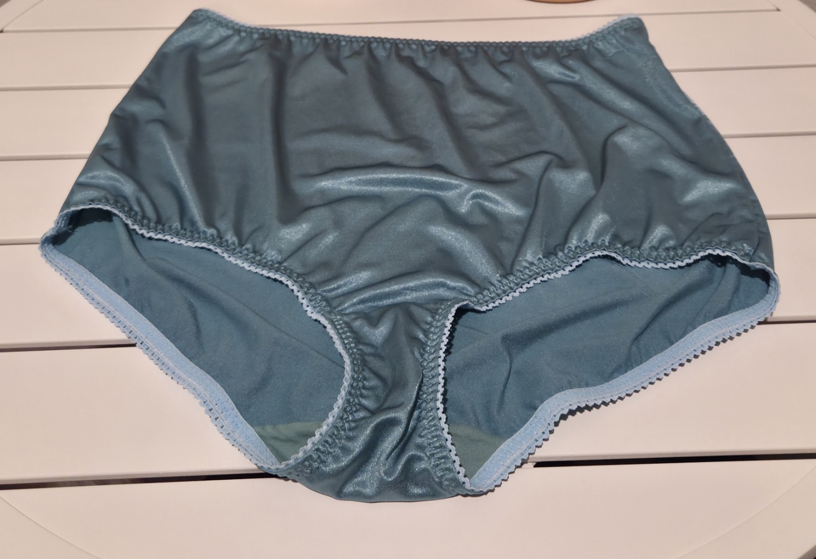 Flawed Vanity Fair Shiny Nylon Full Cut Brief Panty 10/3XL Hypersea Blue 40301