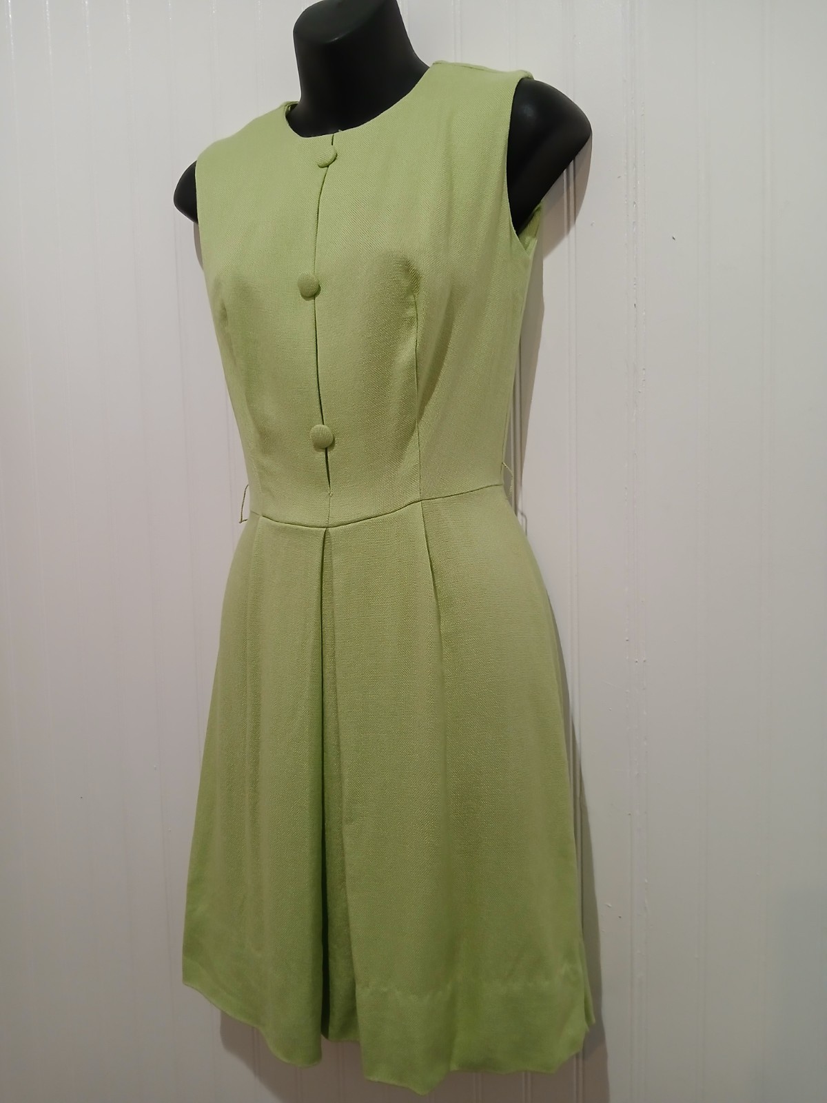 True Vintage Light Green Mod Fit Flare Sleeveless Mini Dress 60s 29″C