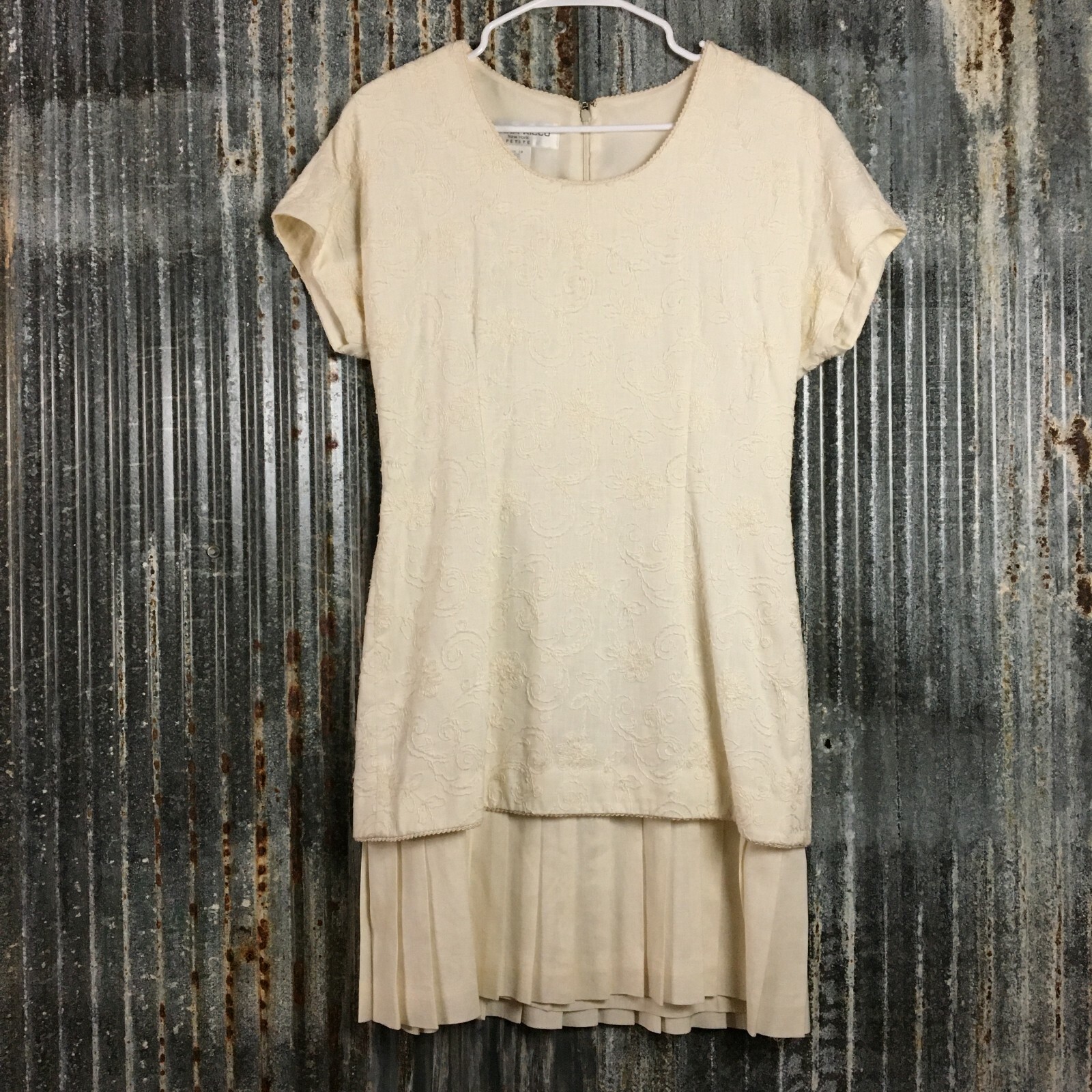 Donna Ricco Dress Womens 10 Sheath Embroidered Drop Waist Off-White Molly Ringwa
