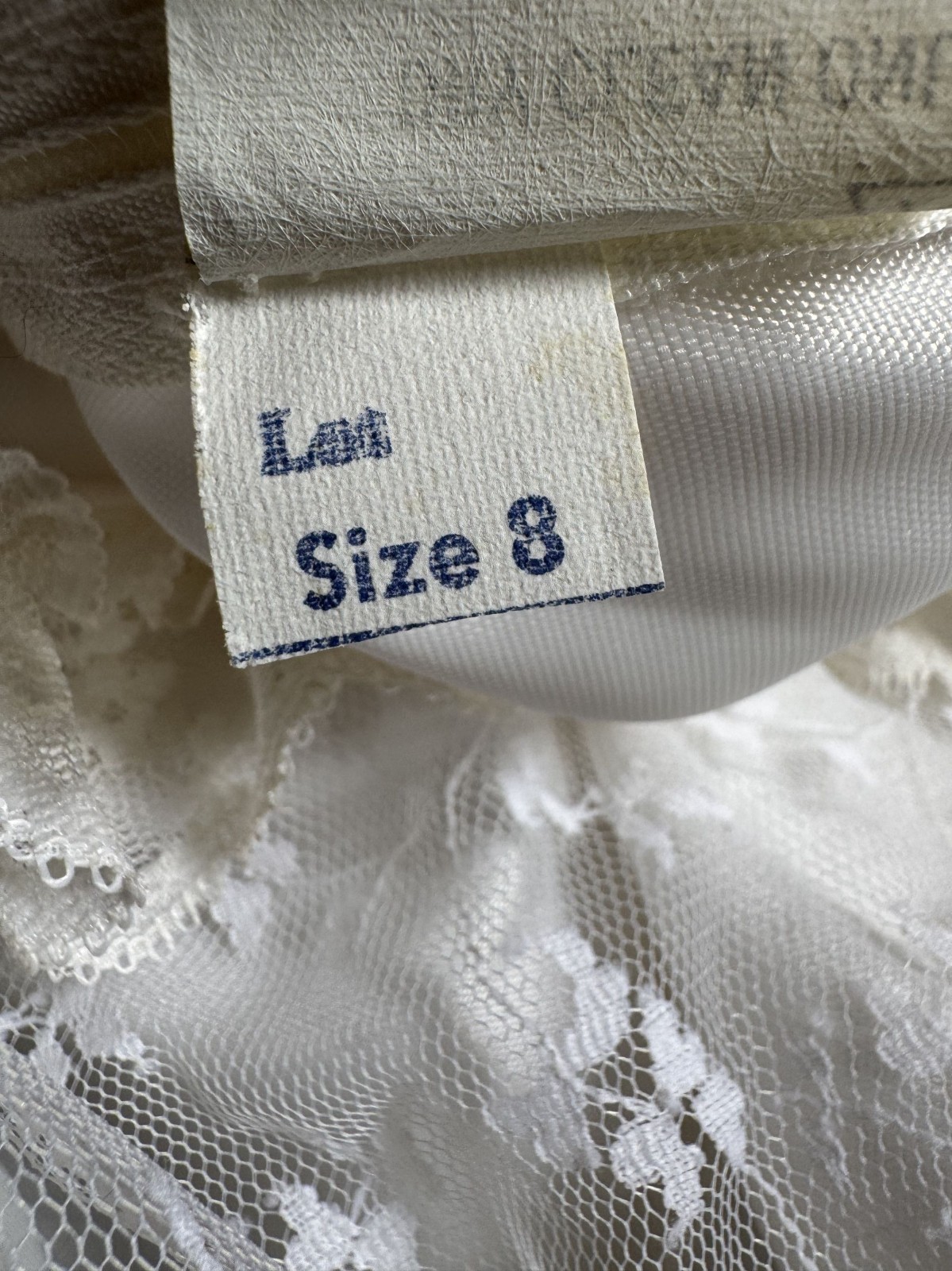 Vintage 70s White Lace Wedding Dress Size 8 With Satin Ribbons & Ruffled Necklin