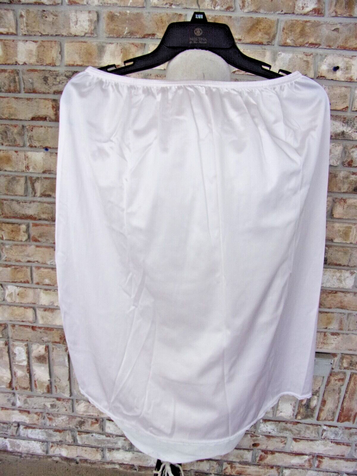 VINTAGE VASSERETTE 1/2 SLIP SZ XL/26 WHITE NYLON DELICATE LACE EVERYDAY