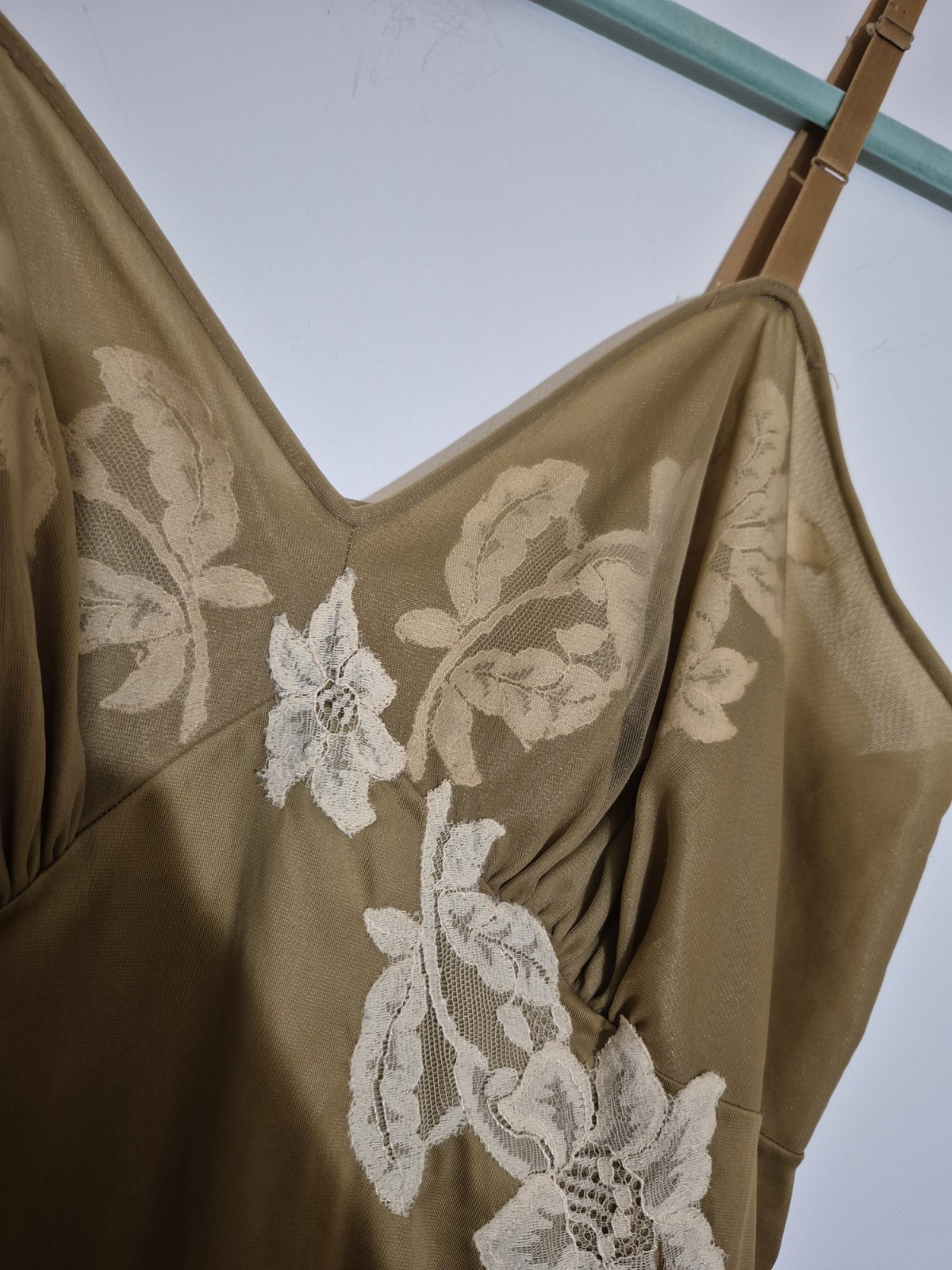 💥 UNIQUE Vintage 1960s Vanity Fair Tricot Nylon Lace Slip Dress Sz 32 Brown D2