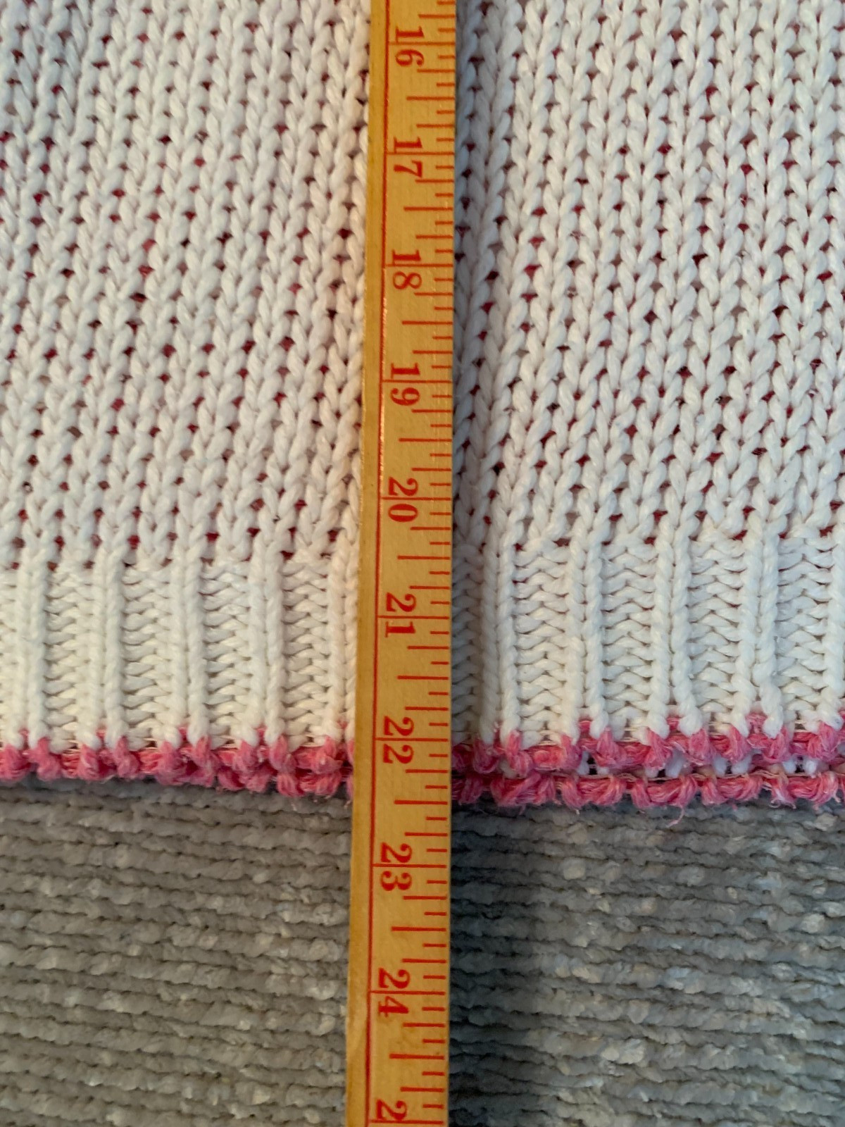 Vtg 80’s Nuovo Industriale Women’s Medium Pink and White Sweater