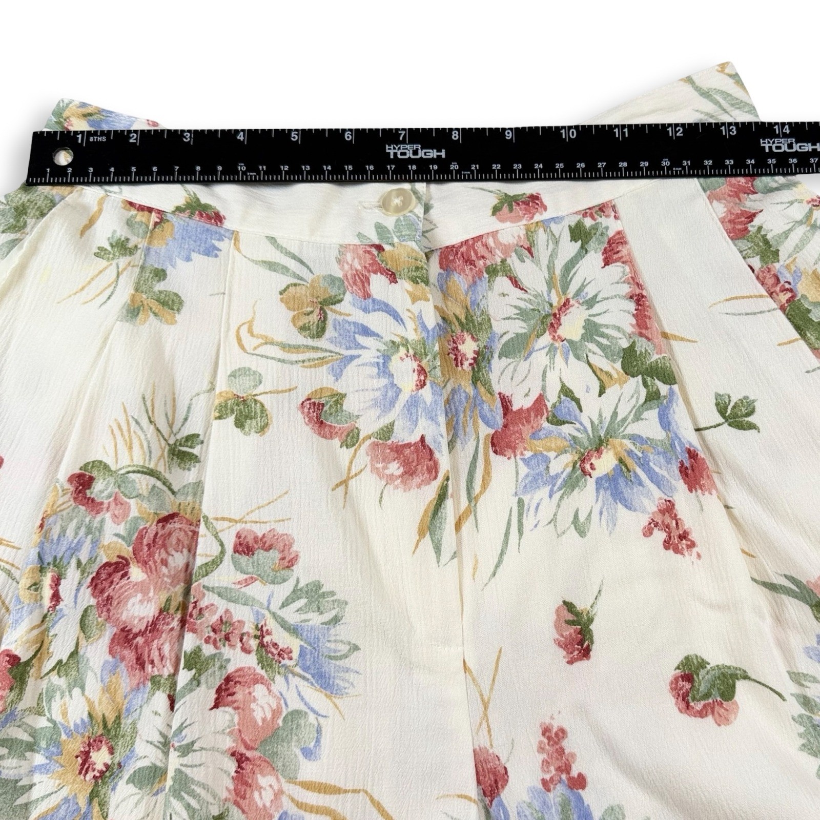 Vintage High Waisted Pleated Floral Shorts Chintz Coastal Grandmother Size 12