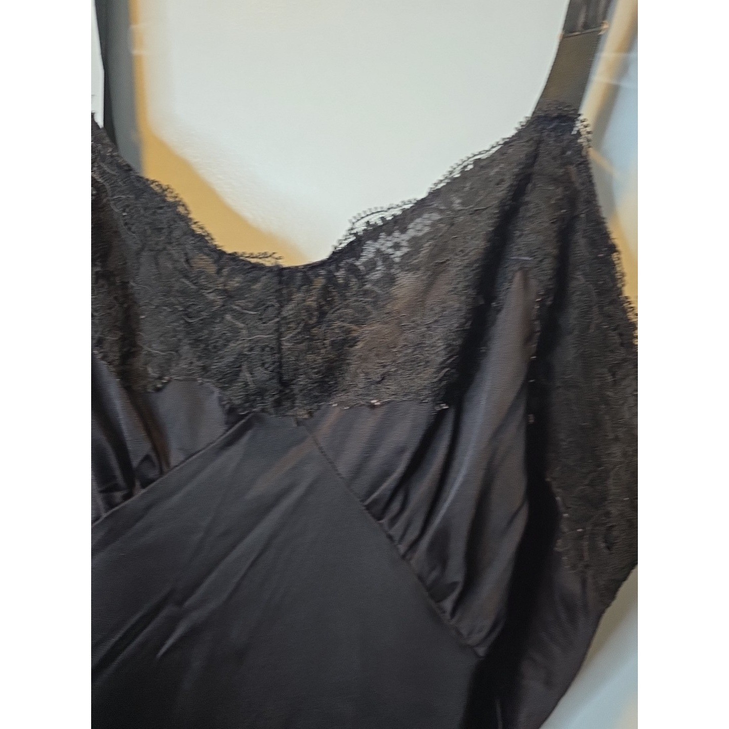 Vintage Dutchmaid 100% Nylon Slip dress with Lace Detail Size 32 USA Made