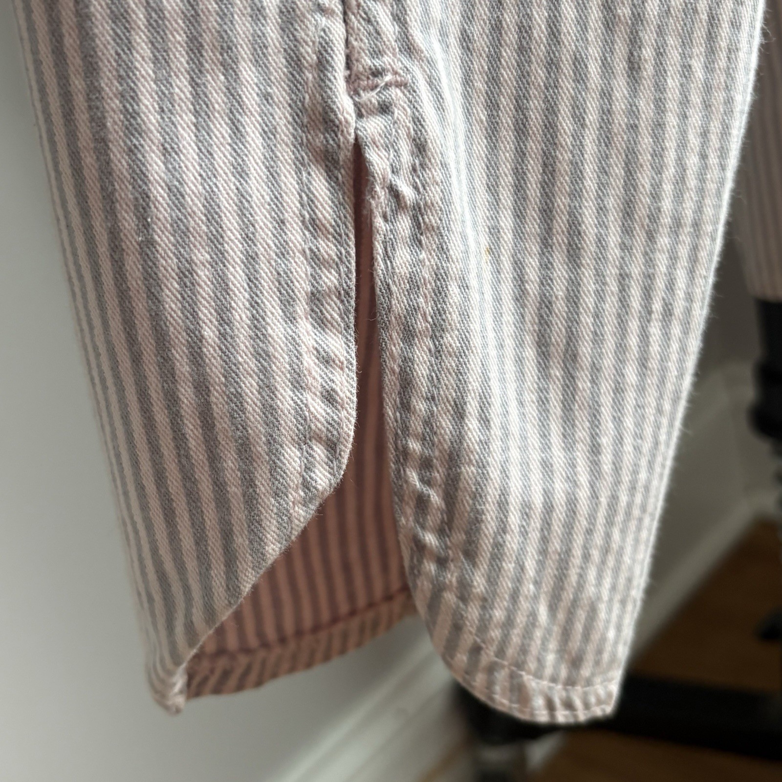 Vintage 80’s does 50’s Pale Pink & Gray Striped Cigarette Style Pants S 27 x 28