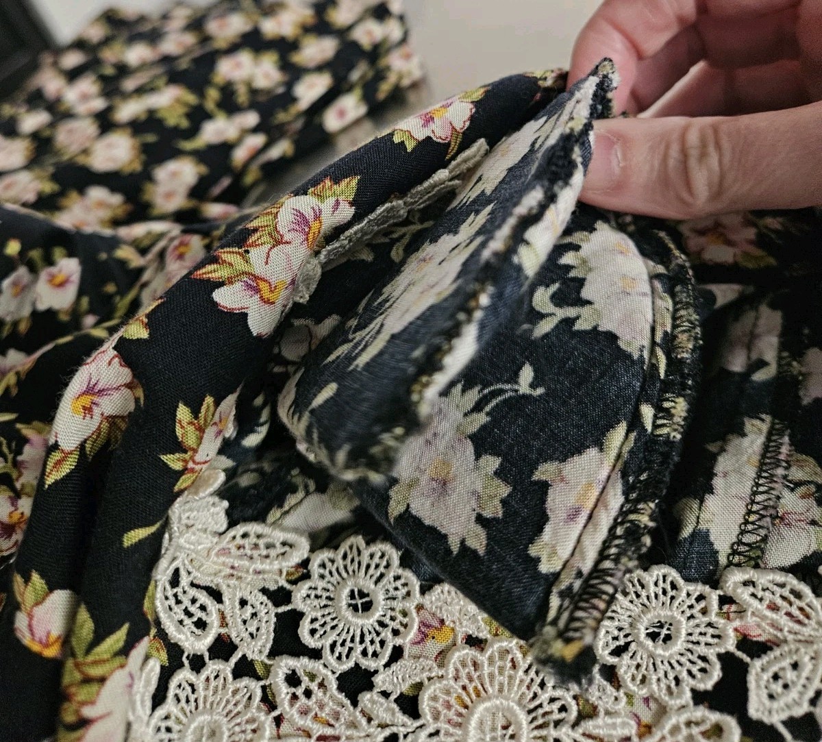 Vintage 80s/ 90s Marnie West Floral Midi Dress Lace Scoop Neck Shoulder Pads 13
