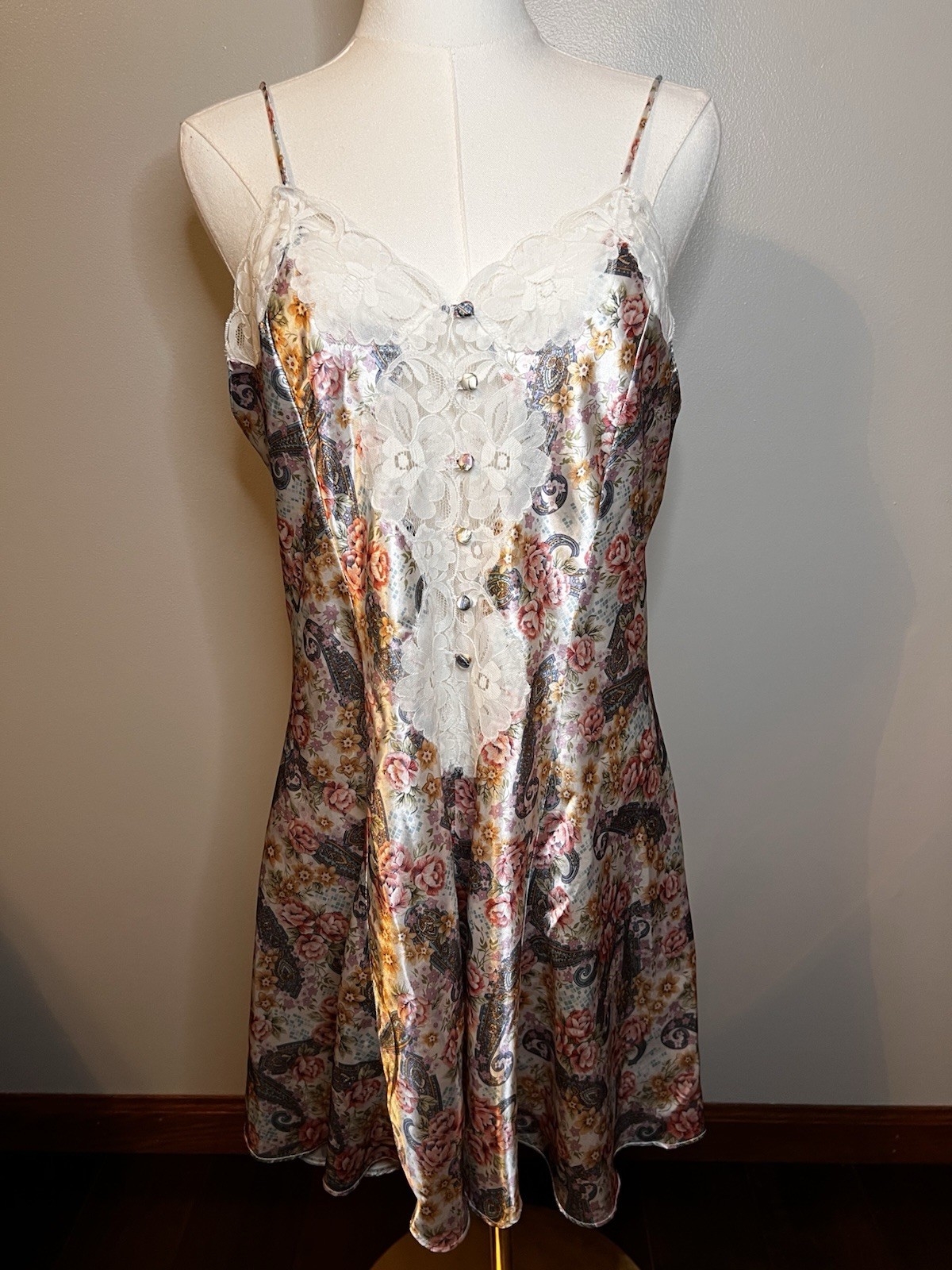 Sleep Solutions Vintage Floral Satin Chemise Nightgown Lingerie Baby Doll Size M