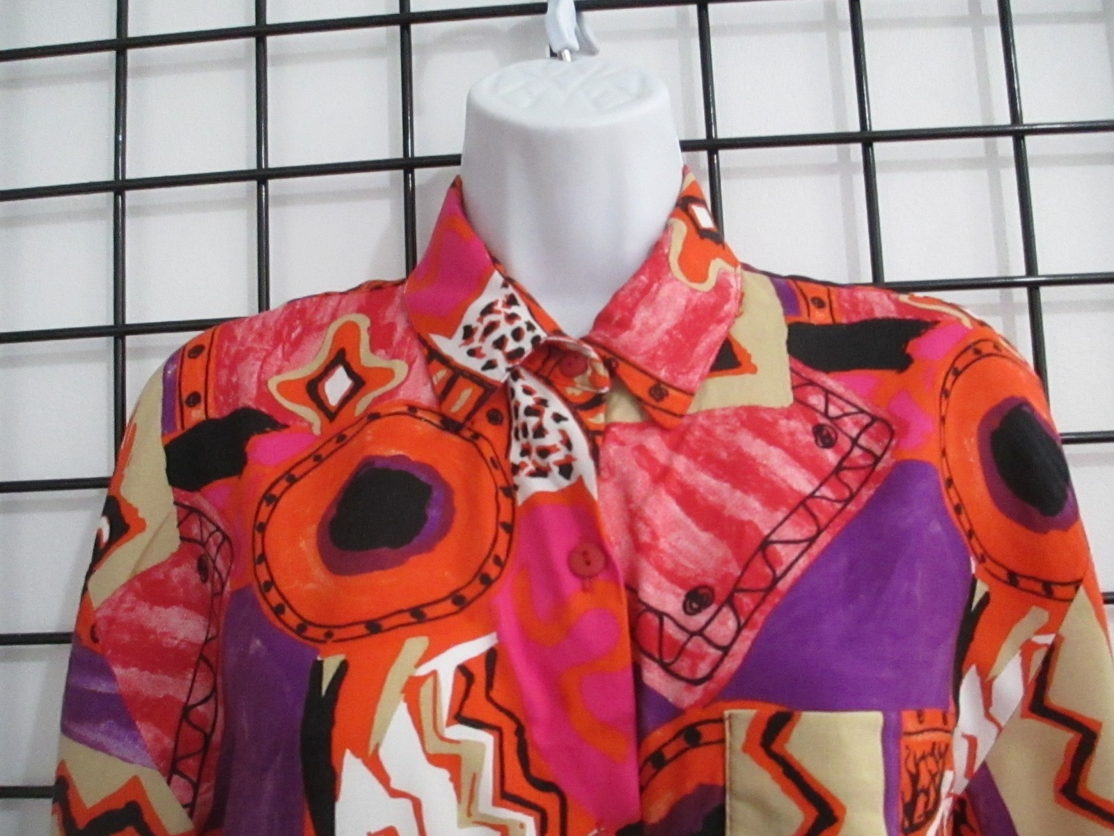 VINTAGE BOBBIE BROOKS / USA 🌸 MEDIUM ==BOLD PRINT / SHORT SLEEVE BLOUSE
