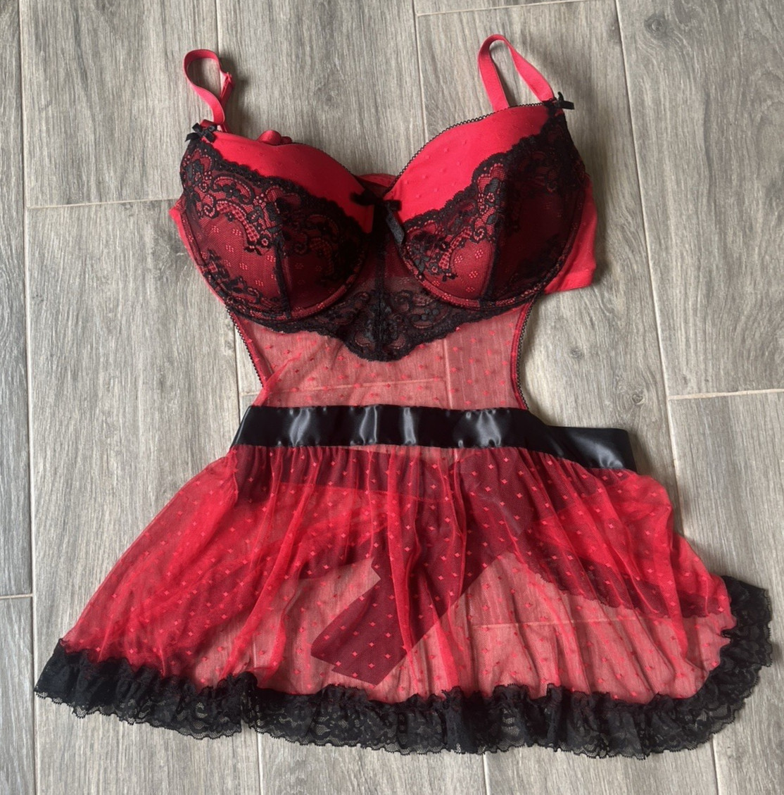 LOT 25 LINGERIE NIGHTGOWNS SLIPS BRAS SLIMMERS ROBES NYLON LACE GLAM USA SEXY