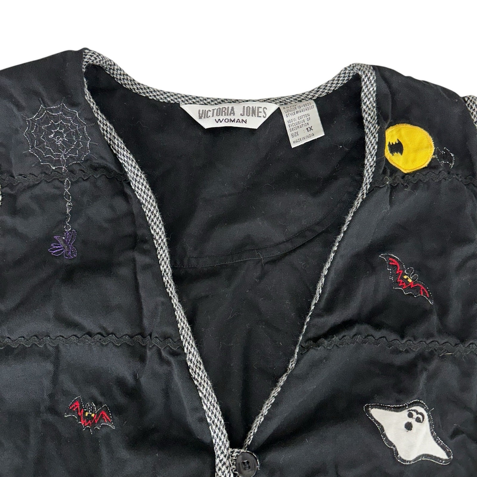 Vintage Womens Vest Size 1X Black Halloween Pumpkins Ghost Cat Witch Embroidered
